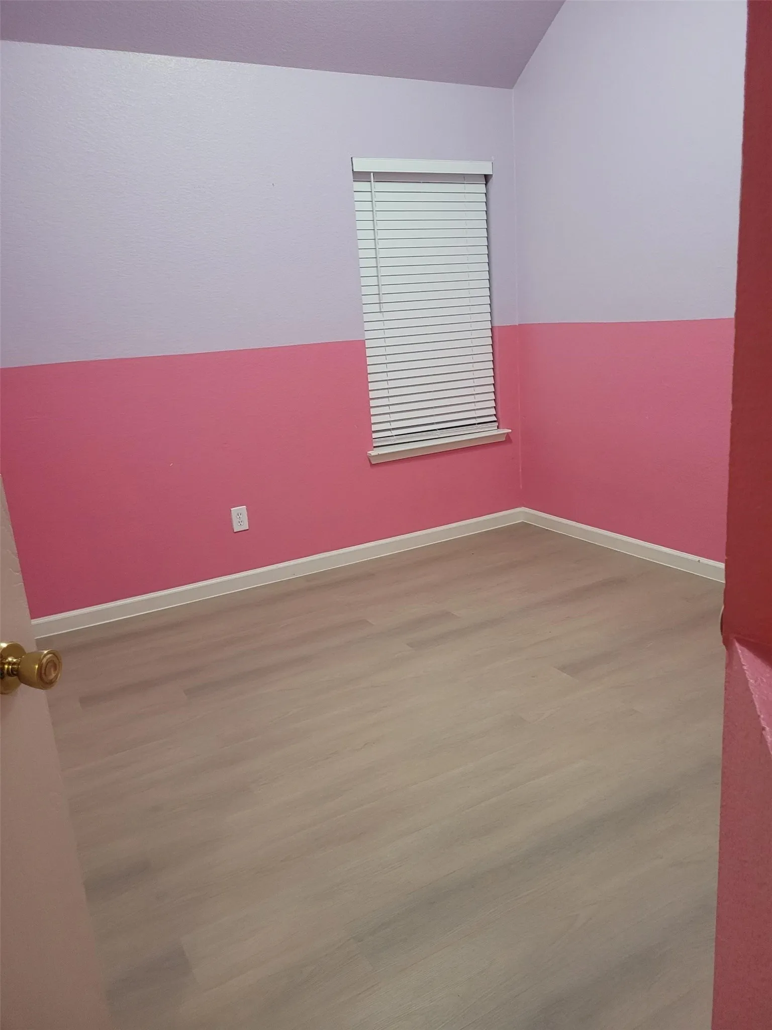 Single Family Residence For Rent in Tarrant County , 10436 Phantom Hill Road, Fort Worth, Texas 76140, 3 Bedroom, 2 Bathroom, 2 Garage spaces, 1,498 Sqft, built in 2006, mls#21290572, Real Estate Agent in Fort Worth, Homes For Rent in Tarrant county, Homes For Rent in Fort Worth, Realtor in Fort Worth Texas, Real Estate Brokerage Independent Realty Texas, Luminita Cordes Realtor