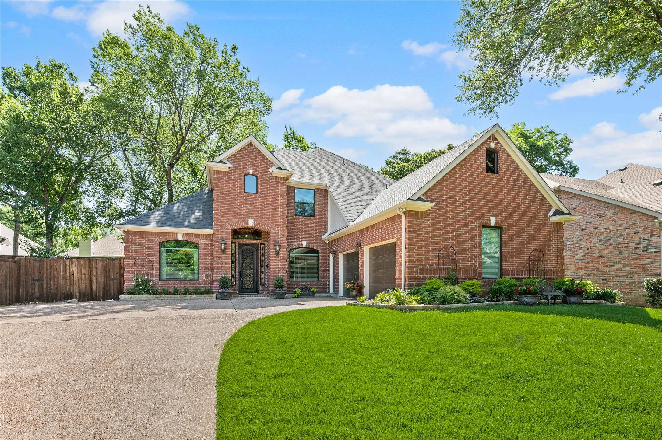 Single Family Residence For Sale in Denton County , 820 Glen Garry Drive, Flower Mound, Texas 75022, 5 Bedroom, 4 Bathroom, 2 Garage spaces, 2,910 Sqft, built in 1997, mls#21291345, Real Estate Agent in Flower Mound, Homes For Sale in Denton county, Homes For Sale in Flower Mound, Realtor in Flower Mound Texas, Real Estate Brokerage Independent Realty Texas, Luminita Cordes Realtor