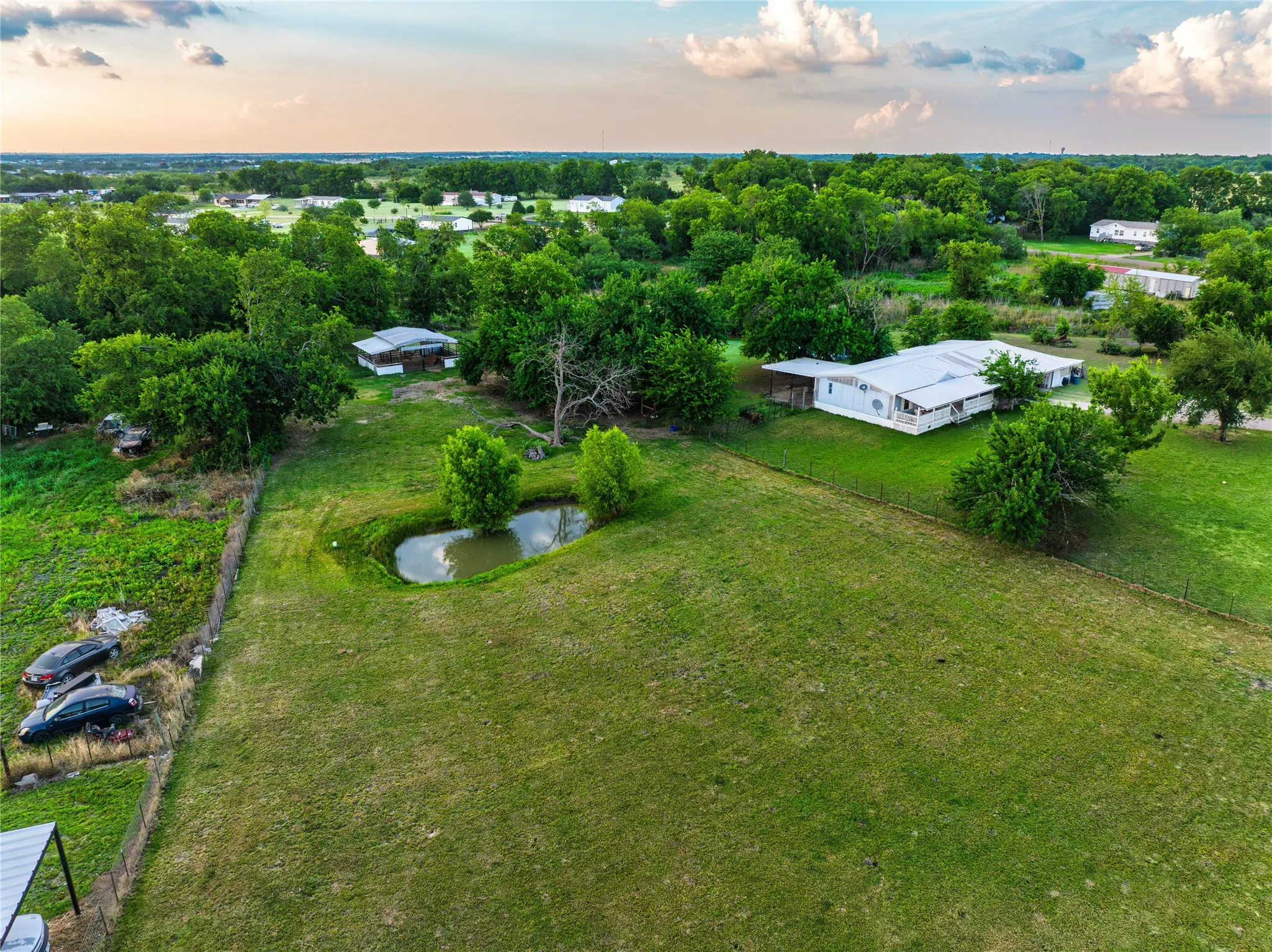 Mobile Home For Sale in Kaufman County , 5401 E Cheryl Lane, Kaufman, Texas 75142, 3 Bedroom, 2 Bathroom, Garage spaces, 1,120 Sqft, built in 1999, mls#21298900, Real Estate Agent in Kaufman, Homes For Sale in Kaufman county, Homes For Sale in Kaufman, Realtor in Kaufman Texas, Real Estate Brokerage Independent Realty Texas, Luminita Cordes Realtor