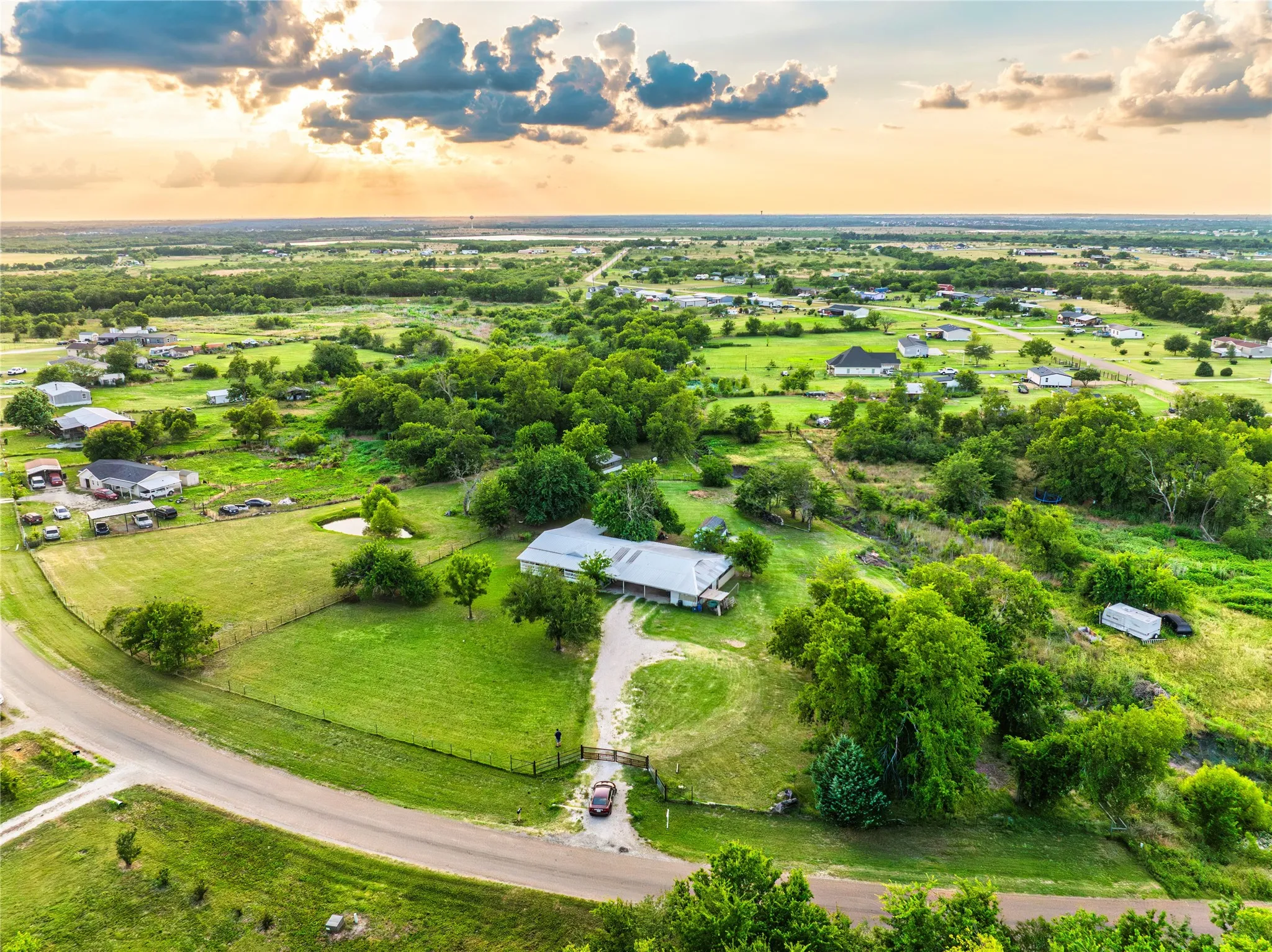 Mobile Home For Sale in Kaufman County , 5401 E Cheryl Lane, Kaufman, Texas 75142, 3 Bedroom, 2 Bathroom, Garage spaces, 1,120 Sqft, built in 1999, mls#21298900, Real Estate Agent in Kaufman, Homes For Sale in Kaufman county, Homes For Sale in Kaufman, Realtor in Kaufman Texas, Real Estate Brokerage Independent Realty Texas, Luminita Cordes Realtor