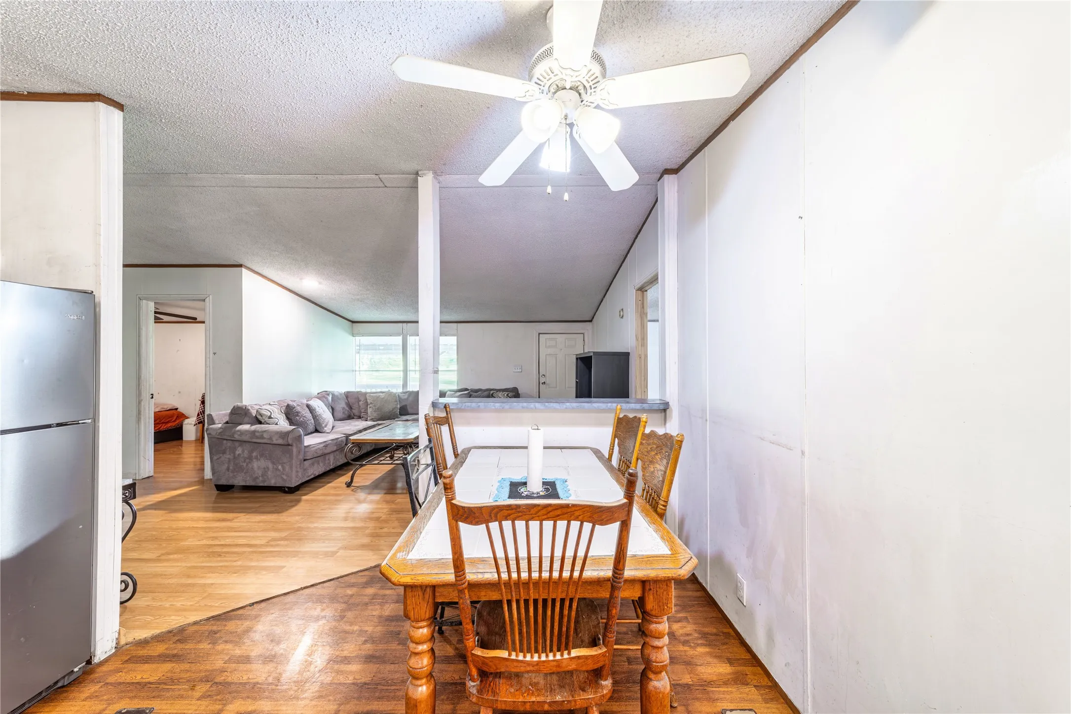 Mobile Home For Sale in Kaufman County , 5401 E Cheryl Lane, Kaufman, Texas 75142, 3 Bedroom, 2 Bathroom, Garage spaces, 1,120 Sqft, built in 1999, mls#21298900, Real Estate Agent in Kaufman, Homes For Sale in Kaufman county, Homes For Sale in Kaufman, Realtor in Kaufman Texas, Real Estate Brokerage Independent Realty Texas, Luminita Cordes Realtor