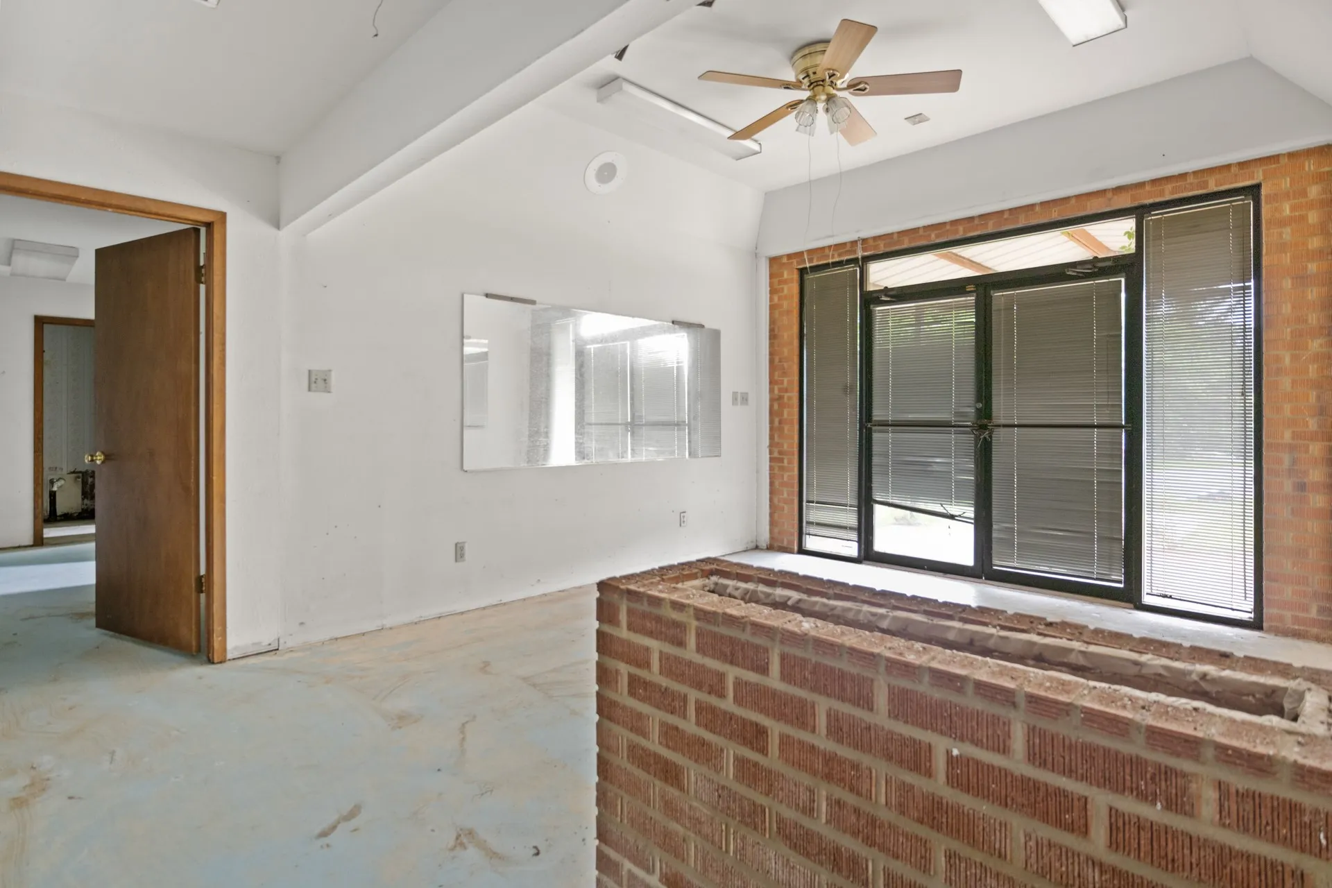 Warehouse For Sale in Cass County , 1301 HWY 11, Hughes Springs, Texas 75656, 0, 0, Garage spaces, 0 Sqft, built in 1985, mls#21290079, Real Estate Agent in Hughes Springs, Homes For Sale in Cass county, Homes For Sale in Hughes Springs, Realtor in Hughes Springs Texas, Real Estate Brokerage Independent Realty Texas, Luminita Cordes Realtor