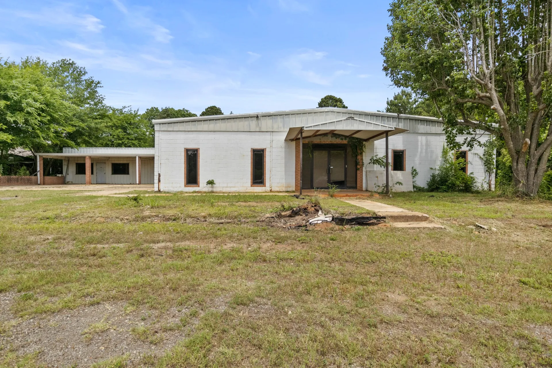 Warehouse For Sale in Cass County , 1301 HWY 11, Hughes Springs, Texas 75656, 0, 0, Garage spaces, 0 Sqft, built in 1985, mls#21290079, Real Estate Agent in Hughes Springs, Homes For Sale in Cass county, Homes For Sale in Hughes Springs, Realtor in Hughes Springs Texas, Real Estate Brokerage Independent Realty Texas, Luminita Cordes Realtor