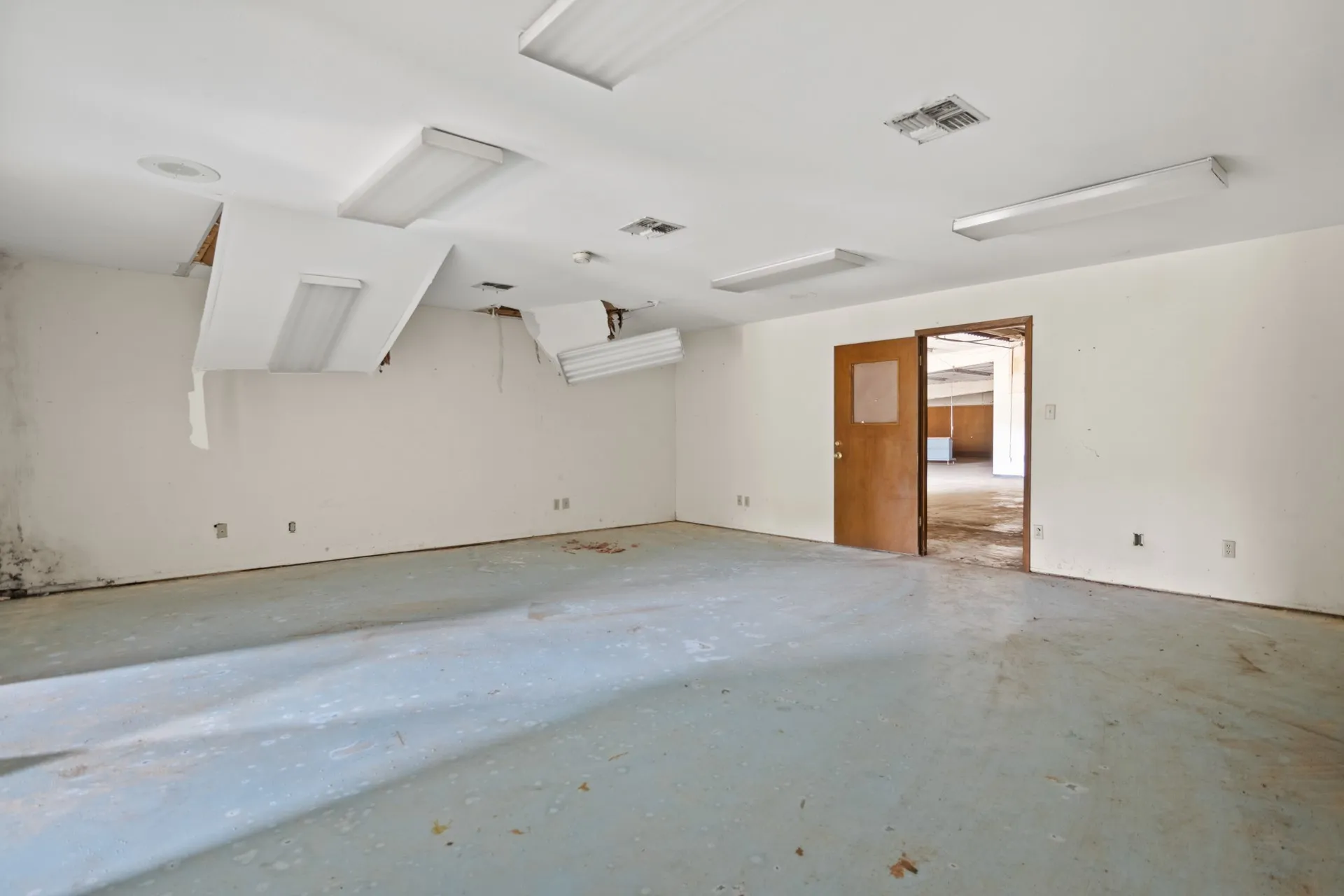 Warehouse For Sale in Cass County , 1301 HWY 11, Hughes Springs, Texas 75656, 0, 0, Garage spaces, 0 Sqft, built in 1985, mls#21290079, Real Estate Agent in Hughes Springs, Homes For Sale in Cass county, Homes For Sale in Hughes Springs, Realtor in Hughes Springs Texas, Real Estate Brokerage Independent Realty Texas, Luminita Cordes Realtor