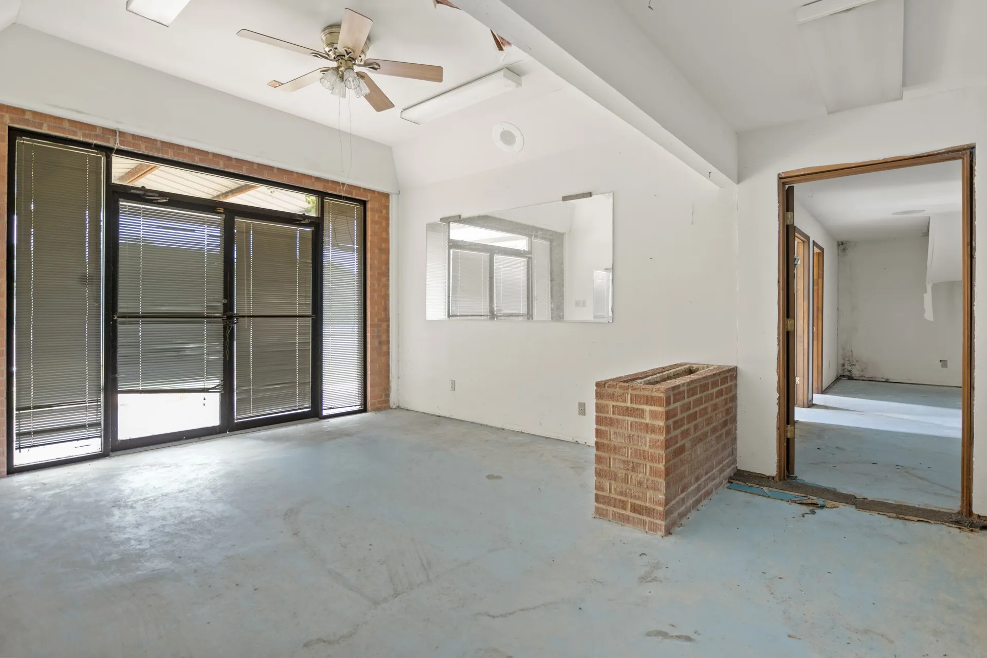 Warehouse For Sale in Cass County , 1301 HWY 11, Hughes Springs, Texas 75656, 0, 0, Garage spaces, 0 Sqft, built in 1985, mls#21290079, Real Estate Agent in Hughes Springs, Homes For Sale in Cass county, Homes For Sale in Hughes Springs, Realtor in Hughes Springs Texas, Real Estate Brokerage Independent Realty Texas, Luminita Cordes Realtor