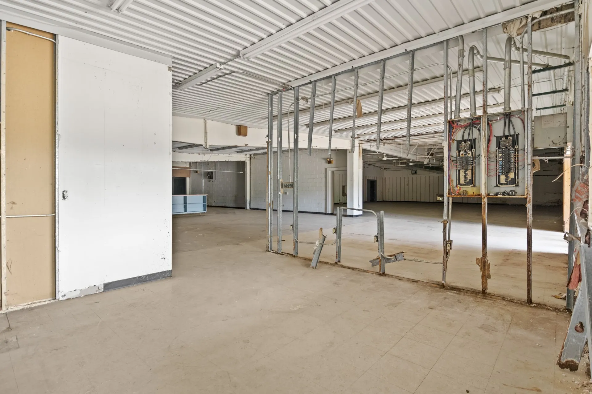 Warehouse For Sale in Cass County , 1301 HWY 11, Hughes Springs, Texas 75656, 0, 0, Garage spaces, 0 Sqft, built in 1985, mls#21290079, Real Estate Agent in Hughes Springs, Homes For Sale in Cass county, Homes For Sale in Hughes Springs, Realtor in Hughes Springs Texas, Real Estate Brokerage Independent Realty Texas, Luminita Cordes Realtor