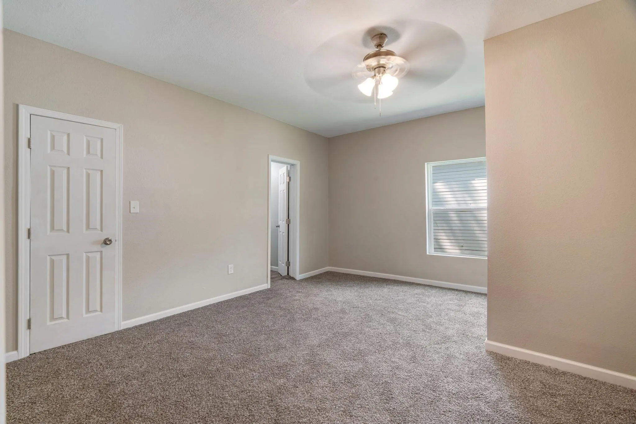 Single Family Residence For Sale in Lamar County , 562 SW 1ST, Paris, Texas 75460, 4 Bedrooms, 4 Bathrooms, 1 Garage spaces, 2,252 Sqft, built in 0, Price $249,900, mls#21298901, Real Estate Agent in Paris, Homes For Sale in Lamar county, Homes For Sale in Paris, Realtor in Paris Texas, Real Estate Brokerage Independent Realty Texas, Luminita Cordes Realtor