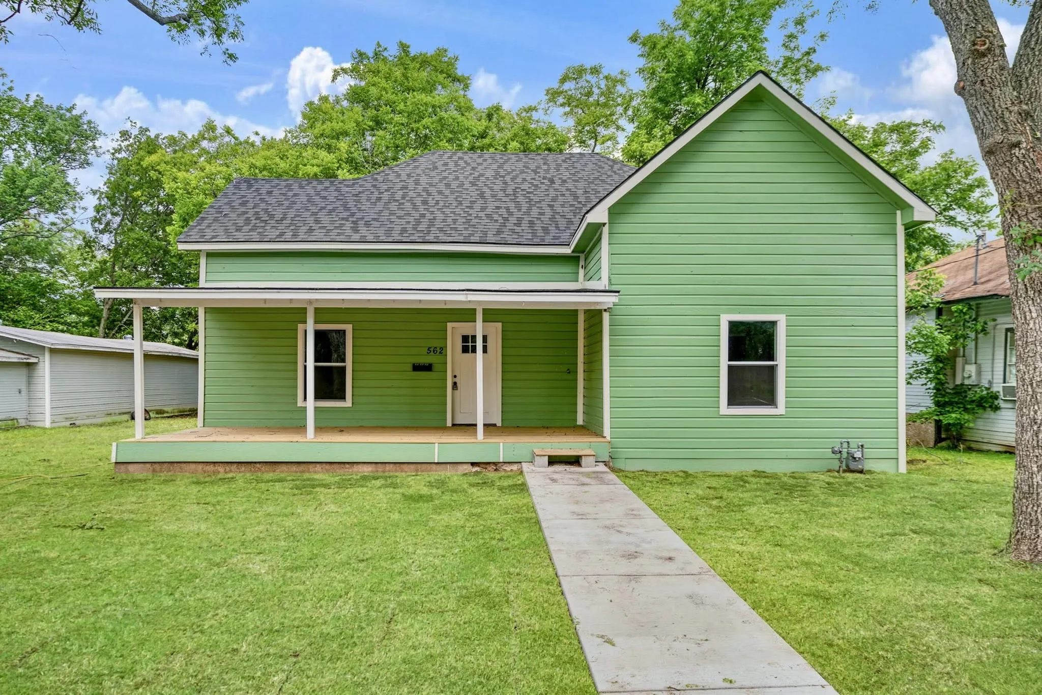 Single Family Residence For Sale in Lamar County , 562 SW 1ST, Paris, Texas 75460, 4 Bedrooms, 4 Bathrooms, 1 Garage spaces, 2,252 Sqft, built in 0, Price $249,900, mls#21298901, Real Estate Agent in Paris, Homes For Sale in Lamar county, Homes For Sale in Paris, Realtor in Paris Texas, Real Estate Brokerage Independent Realty Texas, Luminita Cordes Realtor