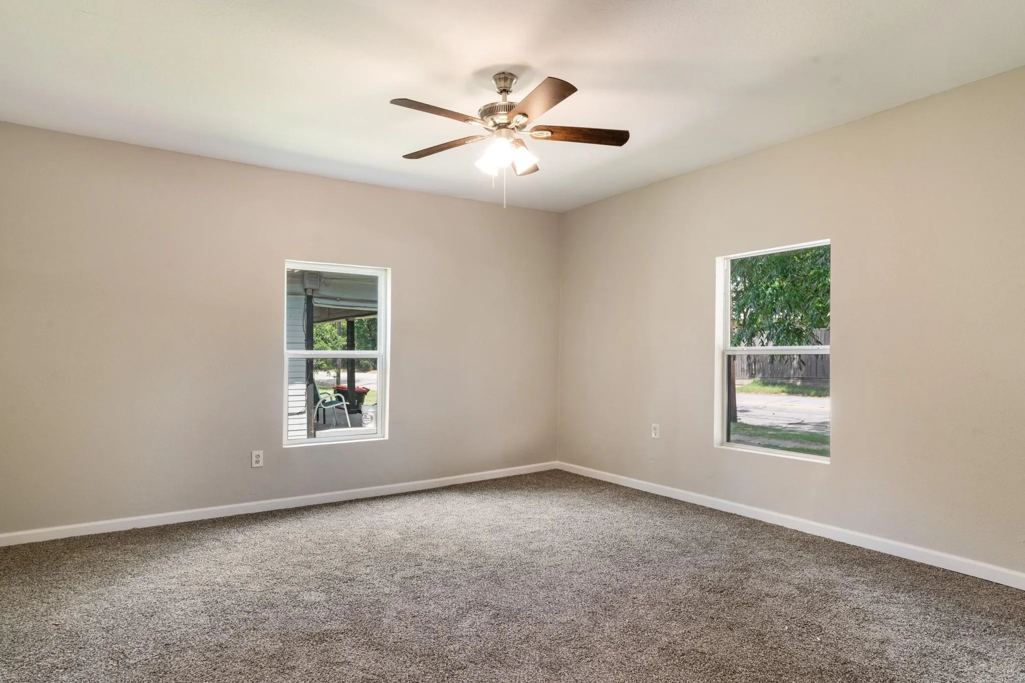 Single Family Residence For Sale in Lamar County , 562 SW 1ST, Paris, Texas 75460, 4 Bedrooms, 4 Bathrooms, 1 Garage spaces, 2,252 Sqft, built in 0, Price $249,900, mls#21298901, Real Estate Agent in Paris, Homes For Sale in Lamar county, Homes For Sale in Paris, Realtor in Paris Texas, Real Estate Brokerage Independent Realty Texas, Luminita Cordes Realtor
