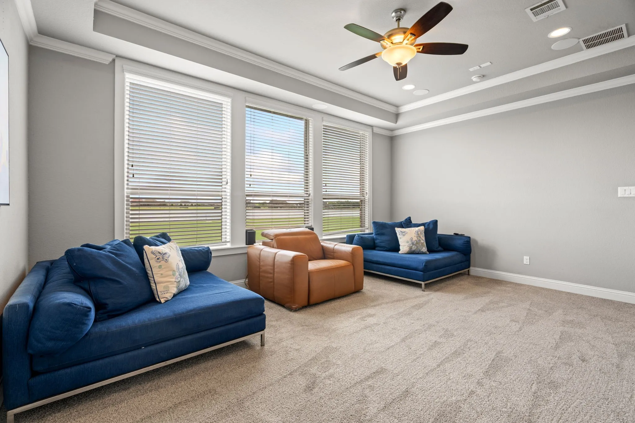 Single Family Residence For Sale in Rockwall County , 2255 Lake Estates Drive, Rockwall, Texas 75032, 5 Bedroom, 3 Bathroom, 3 Garage spaces, 3,414 Sqft, built in 2017, mls#21291410, Real Estate Agent in Rockwall, Homes For Sale in Rockwall county, Homes For Sale in Rockwall, Realtor in Rockwall Texas, Real Estate Brokerage Independent Realty Texas, Luminita Cordes Realtor