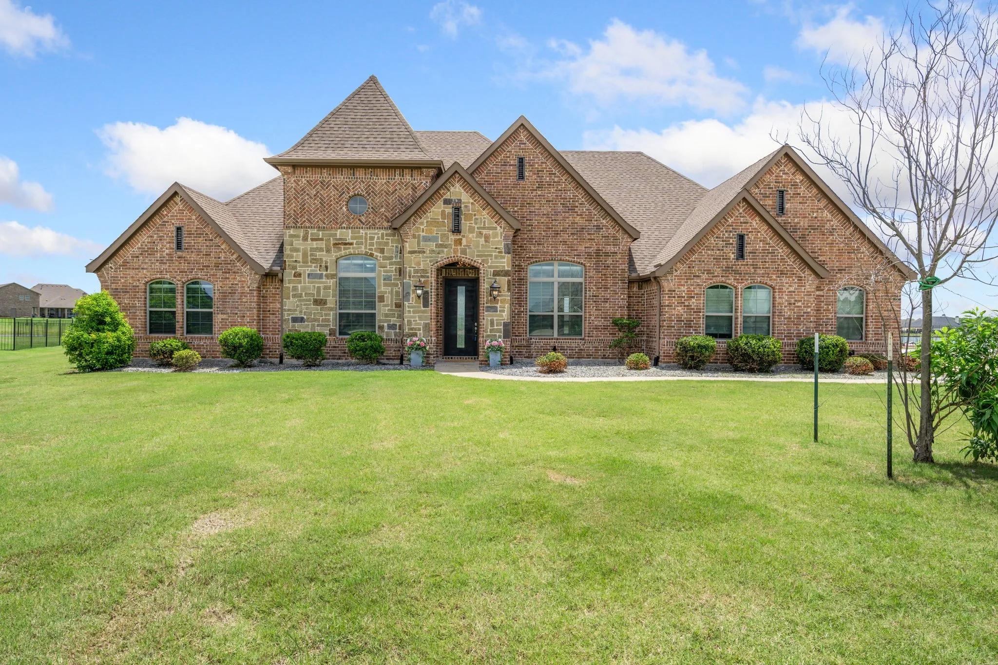 Single Family Residence For Sale in Rockwall County , 2255 Lake Estates Drive, Rockwall, Texas 75032, 5 Bedroom, 3 Bathroom, 3 Garage spaces, 3,414 Sqft, built in 2017, mls#21291410, Real Estate Agent in Rockwall, Homes For Sale in Rockwall county, Homes For Sale in Rockwall, Realtor in Rockwall Texas, Real Estate Brokerage Independent Realty Texas, Luminita Cordes Realtor