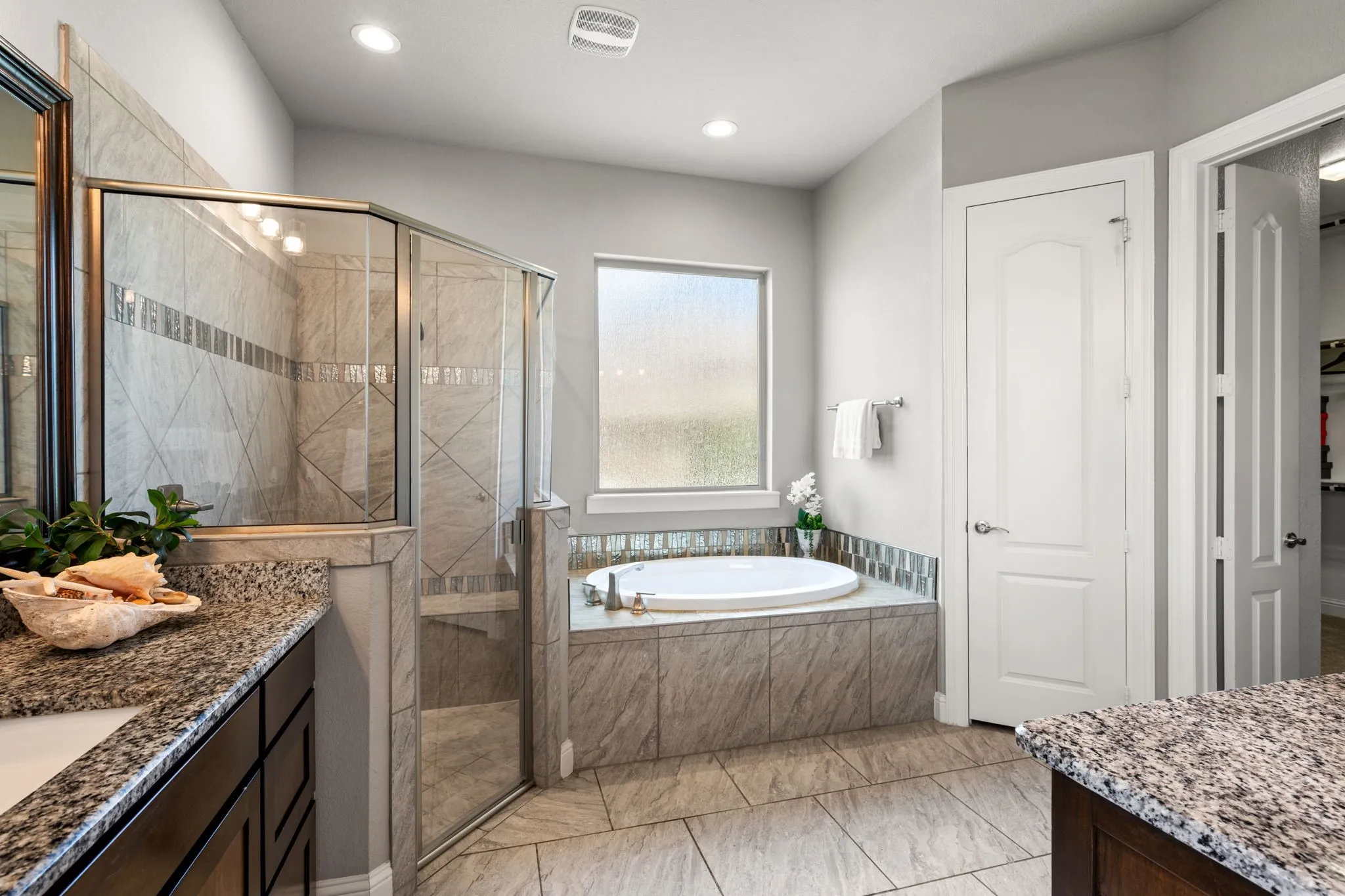 Single Family Residence For Sale in Rockwall County , 2255 Lake Estates Drive, Rockwall, Texas 75032, 5 Bedroom, 3 Bathroom, 3 Garage spaces, 3,414 Sqft, built in 2017, mls#21291410, Real Estate Agent in Rockwall, Homes For Sale in Rockwall county, Homes For Sale in Rockwall, Realtor in Rockwall Texas, Real Estate Brokerage Independent Realty Texas, Luminita Cordes Realtor