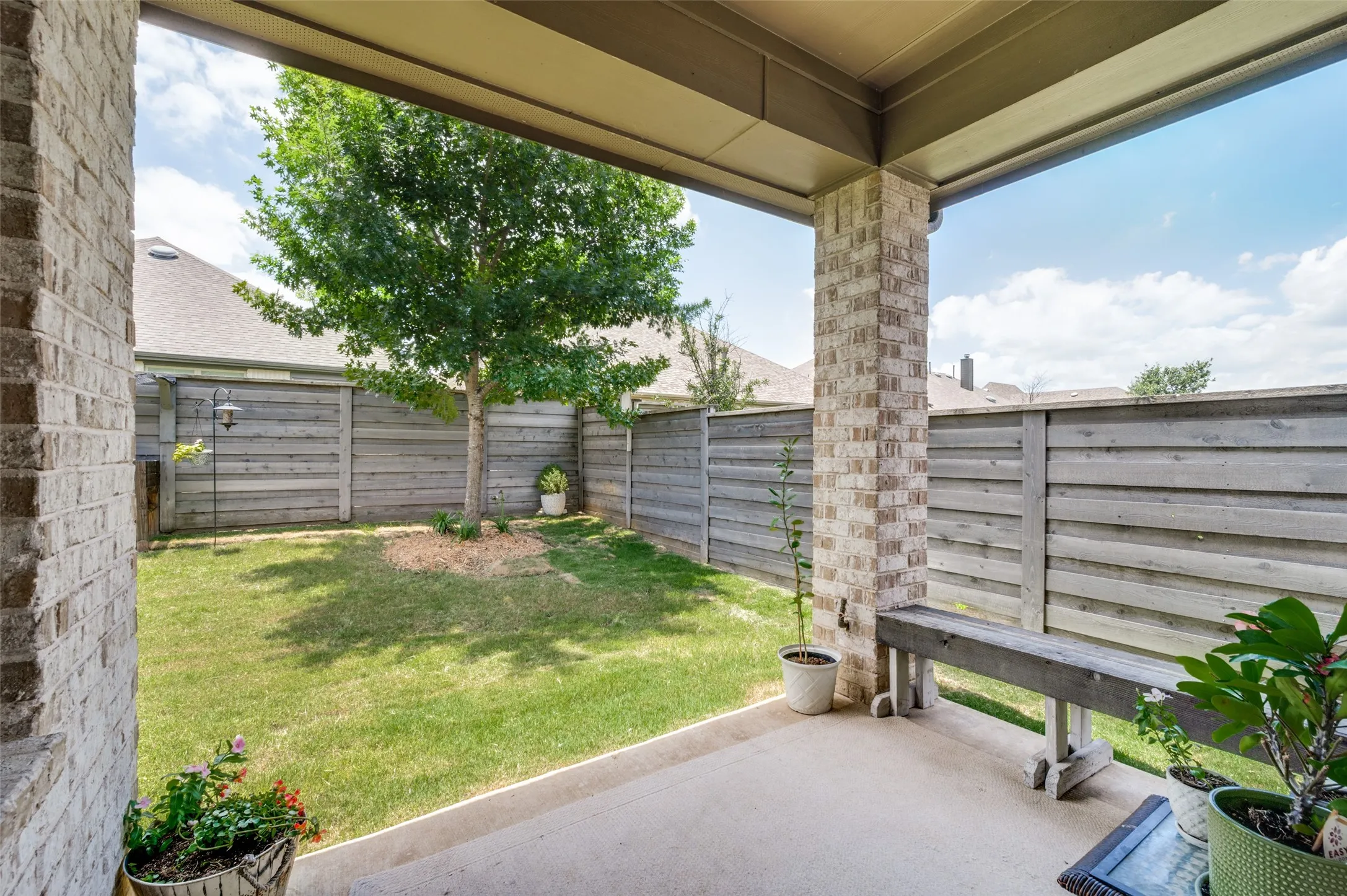 Single Family Residence For Sale in Denton County , 1020 Knoll Street, Little Elm, Texas 76227, 4 Bedrooms, 4 Bathrooms, 3 Garage spaces, 2,954 Sqft, built in 2018, Price $539,900, mls#21294635, Real Estate Agent in Little Elm, Homes For Sale in Denton county, Homes For Sale in Little Elm, Realtor in Little Elm Texas, Real Estate Brokerage Independent Realty Texas, Luminita Cordes Realtor