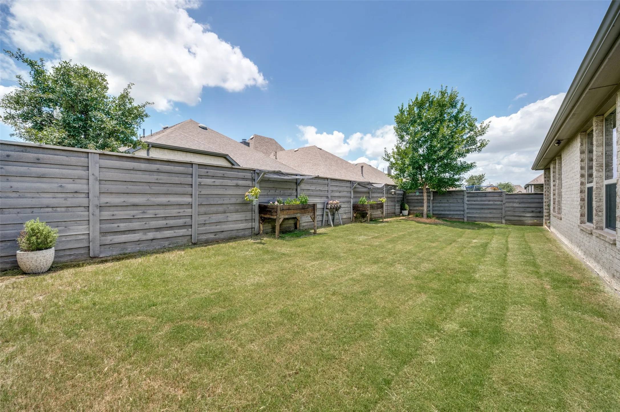 Single Family Residence For Sale in Denton County , 1020 Knoll Street, Little Elm, Texas 76227, 4 Bedrooms, 4 Bathrooms, 3 Garage spaces, 2,954 Sqft, built in 2018, Price $539,900, mls#21294635, Real Estate Agent in Little Elm, Homes For Sale in Denton county, Homes For Sale in Little Elm, Realtor in Little Elm Texas, Real Estate Brokerage Independent Realty Texas, Luminita Cordes Realtor