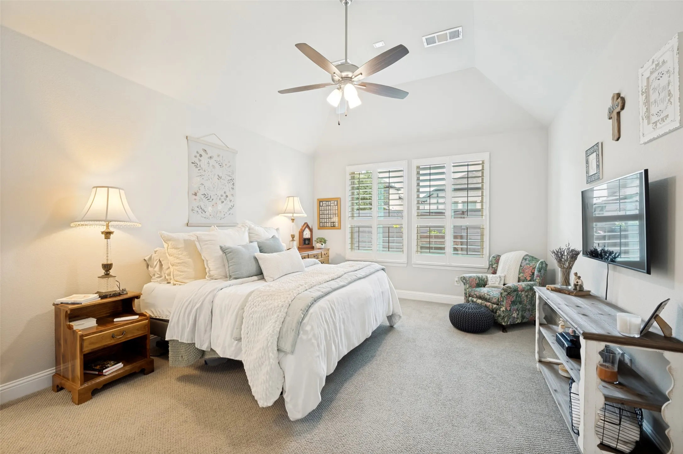 Single Family Residence For Sale in Denton County , 1020 Knoll Street, Little Elm, Texas 76227, 4 Bedrooms, 4 Bathrooms, 3 Garage spaces, 2,954 Sqft, built in 2018, Price $539,900, mls#21294635, Real Estate Agent in Little Elm, Homes For Sale in Denton county, Homes For Sale in Little Elm, Realtor in Little Elm Texas, Real Estate Brokerage Independent Realty Texas, Luminita Cordes Realtor