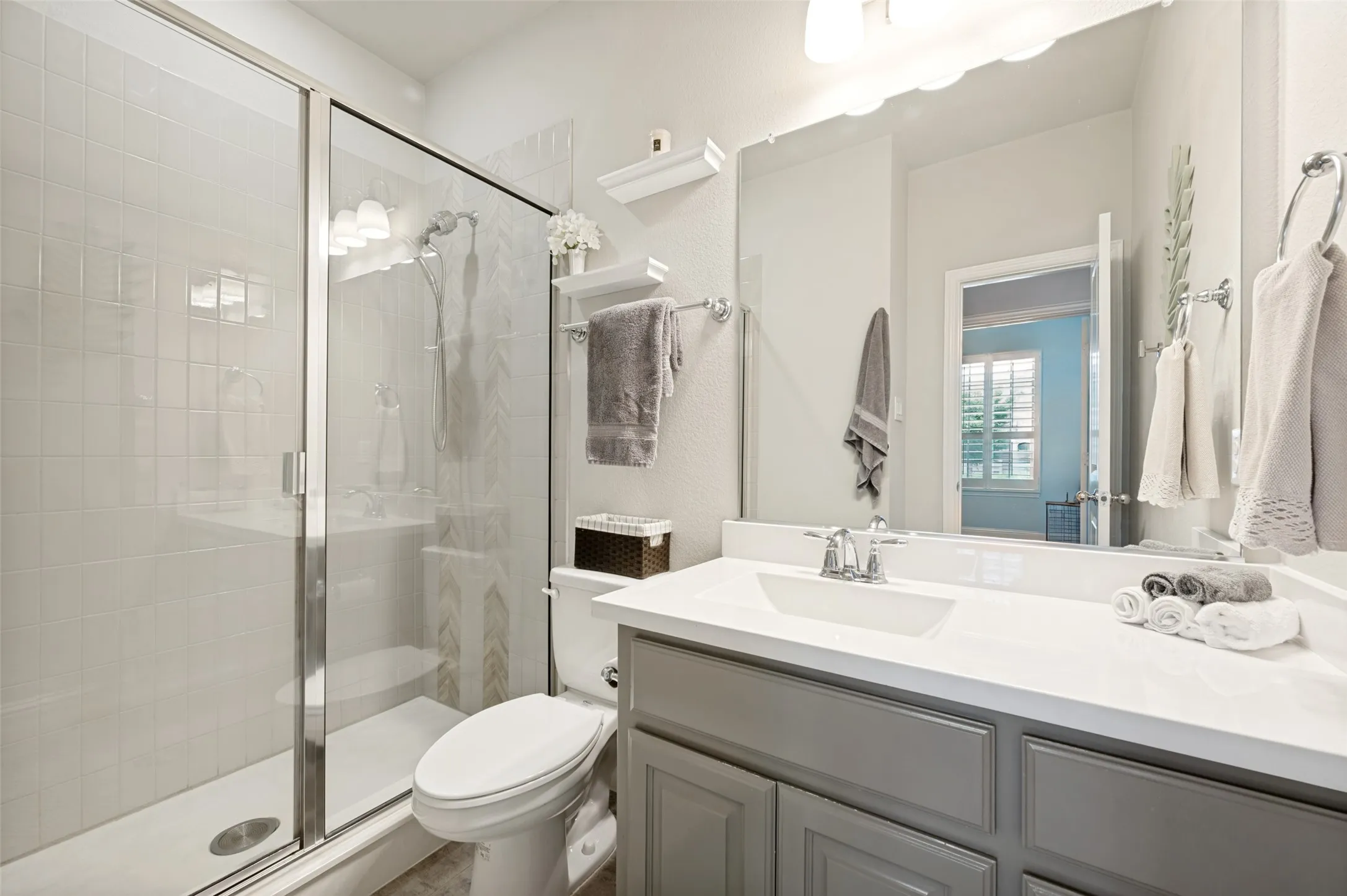 Single Family Residence For Sale in Denton County , 1020 Knoll Street, Little Elm, Texas 76227, 4 Bedrooms, 4 Bathrooms, 3 Garage spaces, 2,954 Sqft, built in 2018, Price $539,900, mls#21294635, Real Estate Agent in Little Elm, Homes For Sale in Denton county, Homes For Sale in Little Elm, Realtor in Little Elm Texas, Real Estate Brokerage Independent Realty Texas, Luminita Cordes Realtor