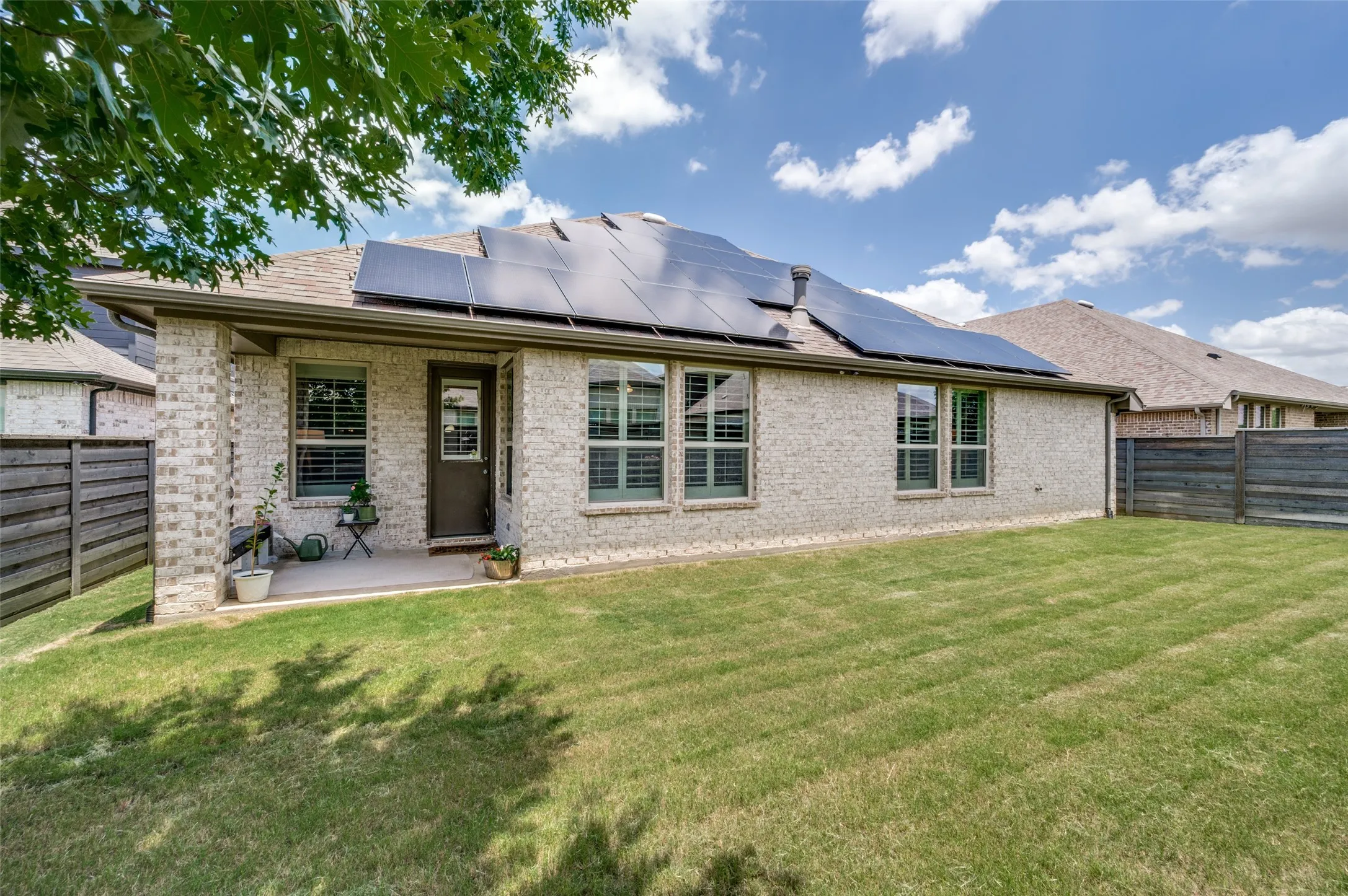 Single Family Residence For Sale in Denton County , 1020 Knoll Street, Little Elm, Texas 76227, 4 Bedrooms, 4 Bathrooms, 3 Garage spaces, 2,954 Sqft, built in 2018, Price $539,900, mls#21294635, Real Estate Agent in Little Elm, Homes For Sale in Denton county, Homes For Sale in Little Elm, Realtor in Little Elm Texas, Real Estate Brokerage Independent Realty Texas, Luminita Cordes Realtor