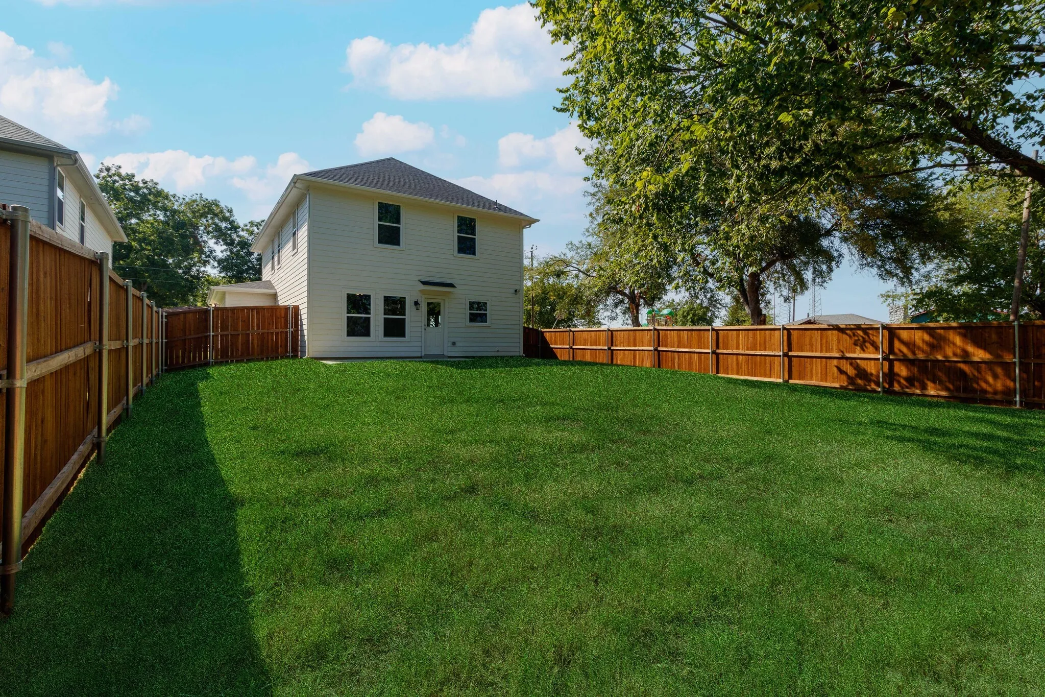 Single Family Residence For Sale in Grayson County , 789 WA Denton Drive, Van Alstyne, Texas 75495, 3 Bedroom, 3 Bathroom, 2 Garage spaces, 1,986 Sqft, built in 2023, mls#21298929, Real Estate Agent in Van Alstyne, Homes For Sale in Grayson county, Homes For Sale in Van Alstyne, Realtor in Van Alstyne Texas, Real Estate Brokerage Independent Realty Texas, Luminita Cordes Realtor