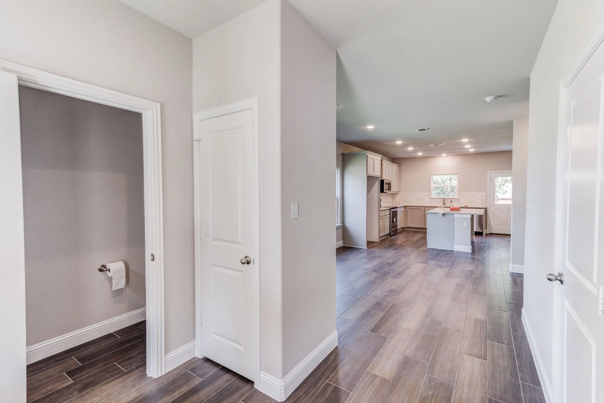 Single Family Residence For Sale in Grayson County , 789 WA Denton Drive, Van Alstyne, Texas 75495, 3 Bedroom, 3 Bathroom, 2 Garage spaces, 1,986 Sqft, built in 2023, mls#21298929, Real Estate Agent in Van Alstyne, Homes For Sale in Grayson county, Homes For Sale in Van Alstyne, Realtor in Van Alstyne Texas, Real Estate Brokerage Independent Realty Texas, Luminita Cordes Realtor
