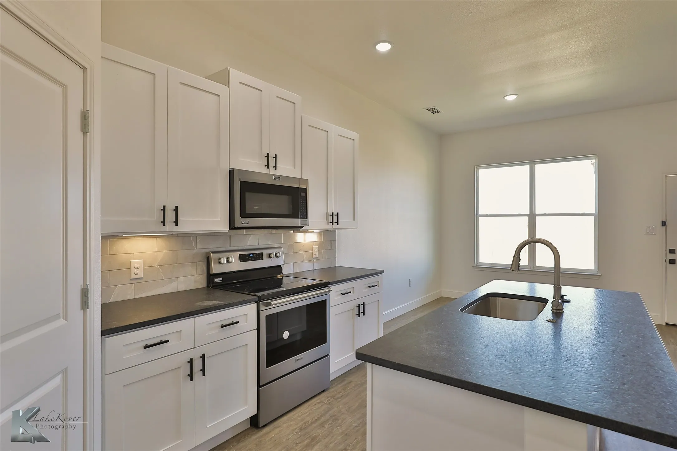 Duplex For Rent in Taylor County , 388 Kristie Path, Abilene, Texas 79602, 3 Bedroom, 2 Bathroom, 2 Garage spaces, 1,439 Sqft, built in 2024, mls#21298947, Real Estate Agent in Abilene, Homes For Rent in Taylor county, Homes For Rent in Abilene, Realtor in Abilene Texas, Real Estate Brokerage Independent Realty Texas, Luminita Cordes Realtor