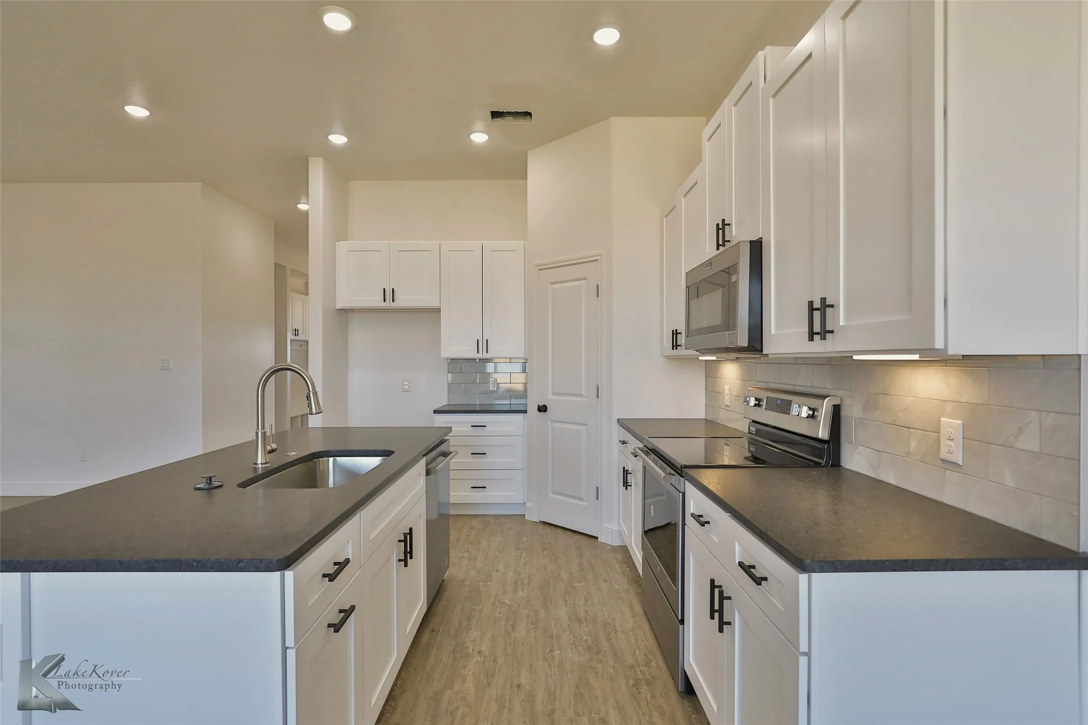 Duplex For Rent in Taylor County , 388 Kristie Path, Abilene, Texas 79602, 3 Bedroom, 2 Bathroom, 2 Garage spaces, 1,439 Sqft, built in 2024, mls#21298947, Real Estate Agent in Abilene, Homes For Rent in Taylor county, Homes For Rent in Abilene, Realtor in Abilene Texas, Real Estate Brokerage Independent Realty Texas, Luminita Cordes Realtor