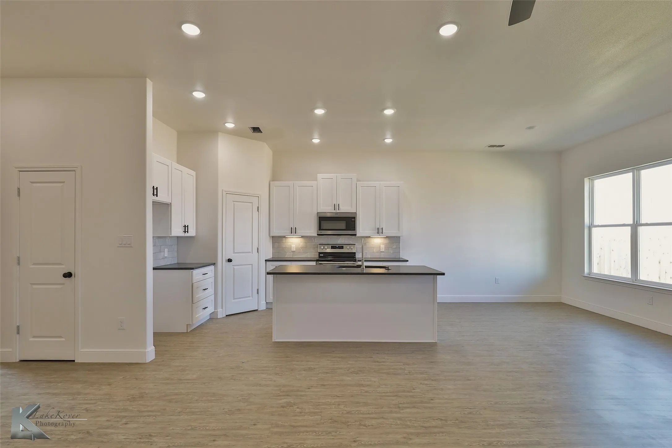 Duplex For Rent in Taylor County , 388 Kristie Path, Abilene, Texas 79602, 3 Bedroom, 2 Bathroom, 2 Garage spaces, 1,439 Sqft, built in 2024, mls#21298947, Real Estate Agent in Abilene, Homes For Rent in Taylor county, Homes For Rent in Abilene, Realtor in Abilene Texas, Real Estate Brokerage Independent Realty Texas, Luminita Cordes Realtor