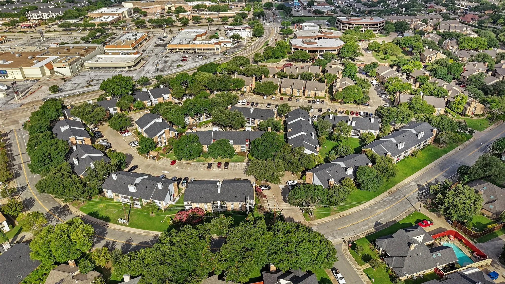 Condominium For Sale in Dallas County , 15151 Berry Trail 1404, Dallas, Texas 75248, 2 Bedroom, 2 Bathroom, Garage spaces, 966 Sqft, built in 1980, mls#21296493, Real Estate Agent in Dallas, Homes For Sale in Dallas county, Homes For Sale in Dallas, Realtor in Dallas Texas, Real Estate Brokerage Independent Realty Texas, Luminita Cordes Realtor