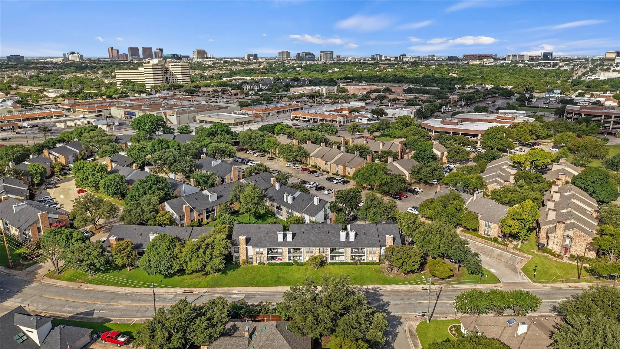 Condominium For Sale in Dallas County , 15151 Berry Trail 1404, Dallas, Texas 75248, 2 Bedroom, 2 Bathroom, Garage spaces, 966 Sqft, built in 1980, mls#21296493, Real Estate Agent in Dallas, Homes For Sale in Dallas county, Homes For Sale in Dallas, Realtor in Dallas Texas, Real Estate Brokerage Independent Realty Texas, Luminita Cordes Realtor