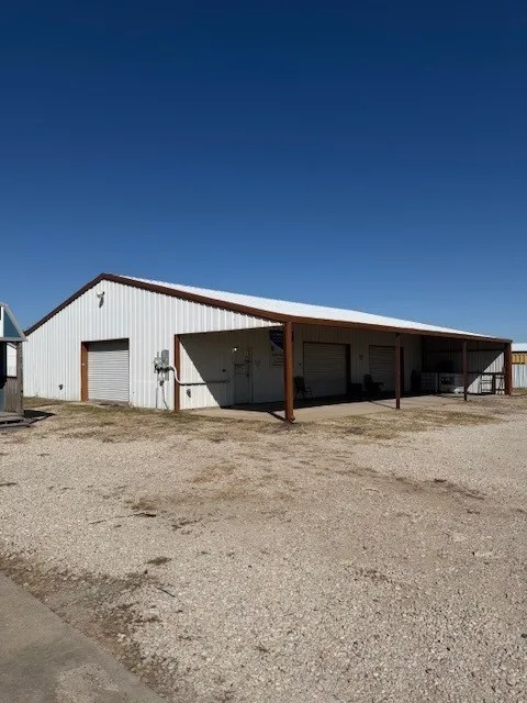 Industrial For Sale in Ellis County , 3901 S Highway 287, Waxahachie, Texas 75165, 0, 0, Garage spaces, 0 Sqft, built in 2004, Price $900,000, mls#21298967, Real Estate Agent in Waxahachie, Homes For Sale in Ellis county, Homes For Sale in Waxahachie, Realtor in Waxahachie Texas, Real Estate Brokerage Independent Realty Texas, Luminita Cordes Realtor