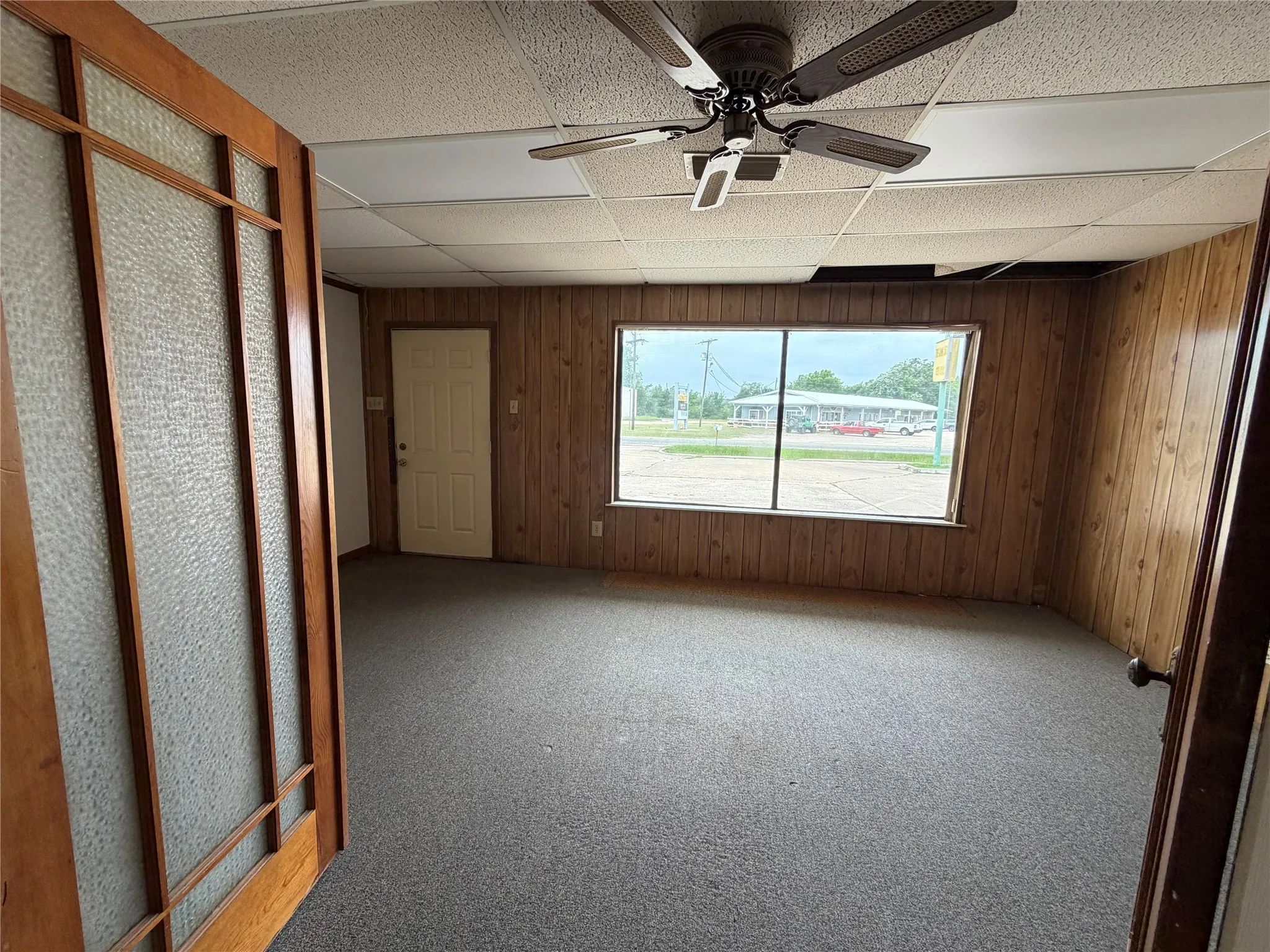Retail For Rent in Henderson County , 430 S Seven Points Drive B, Seven Points, Texas 75143, 0, 0, Garage spaces, 0 Sqft, built in 1987, mls#21298993, Real Estate Agent in Seven Points, Homes For Rent in Henderson county, Homes For Rent in Seven Points, Realtor in Seven Points Texas, Real Estate Brokerage Independent Realty Texas, Luminita Cordes Realtor