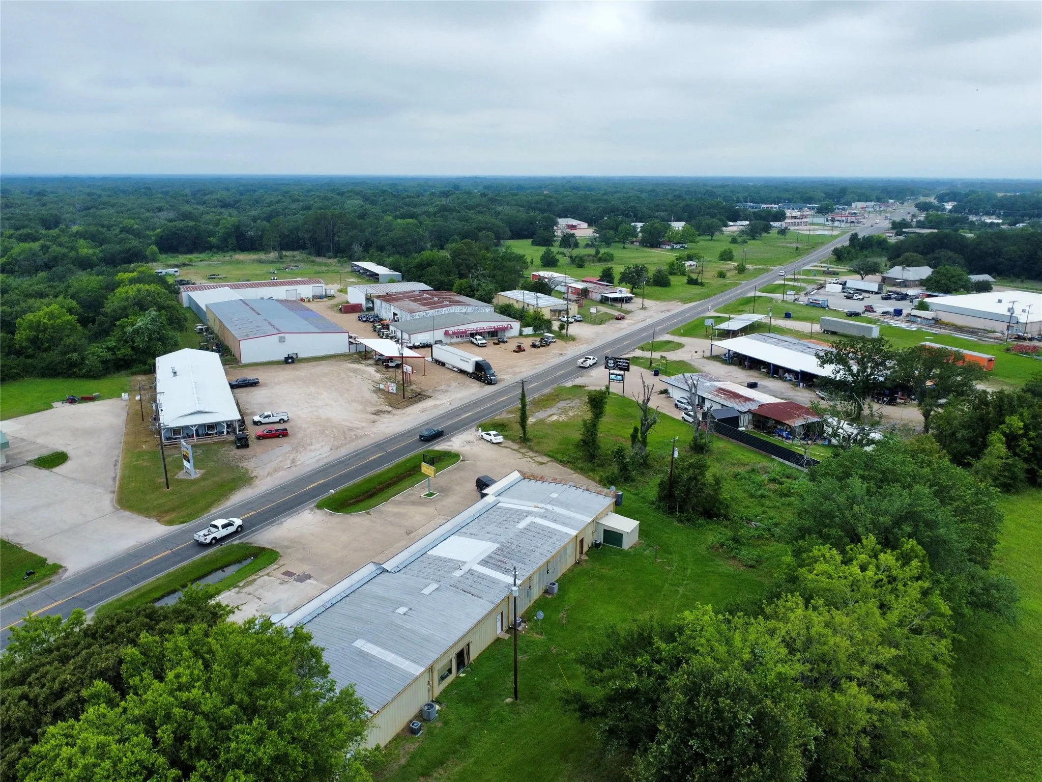 Retail For Rent in Henderson County , 430 S Seven Points Drive B, Seven Points, Texas 75143, 0, 0, Garage spaces, 0 Sqft, built in 1987, mls#21298993, Real Estate Agent in Seven Points, Homes For Rent in Henderson county, Homes For Rent in Seven Points, Realtor in Seven Points Texas, Real Estate Brokerage Independent Realty Texas, Luminita Cordes Realtor