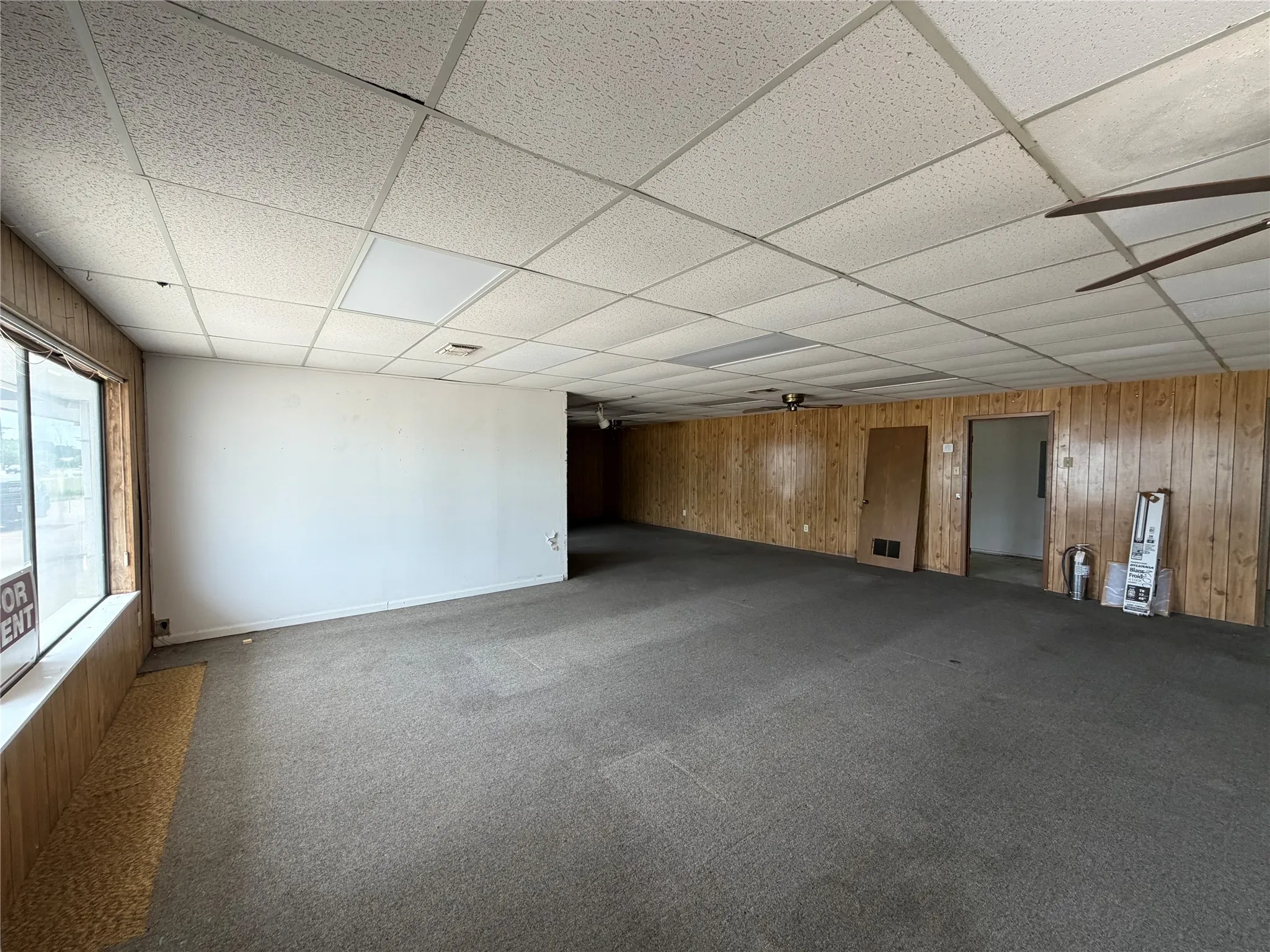 Retail For Rent in Henderson County , 430 S Seven Points Drive B, Seven Points, Texas 75143, 0, 0, Garage spaces, 0 Sqft, built in 1987, mls#21298993, Real Estate Agent in Seven Points, Homes For Rent in Henderson county, Homes For Rent in Seven Points, Realtor in Seven Points Texas, Real Estate Brokerage Independent Realty Texas, Luminita Cordes Realtor