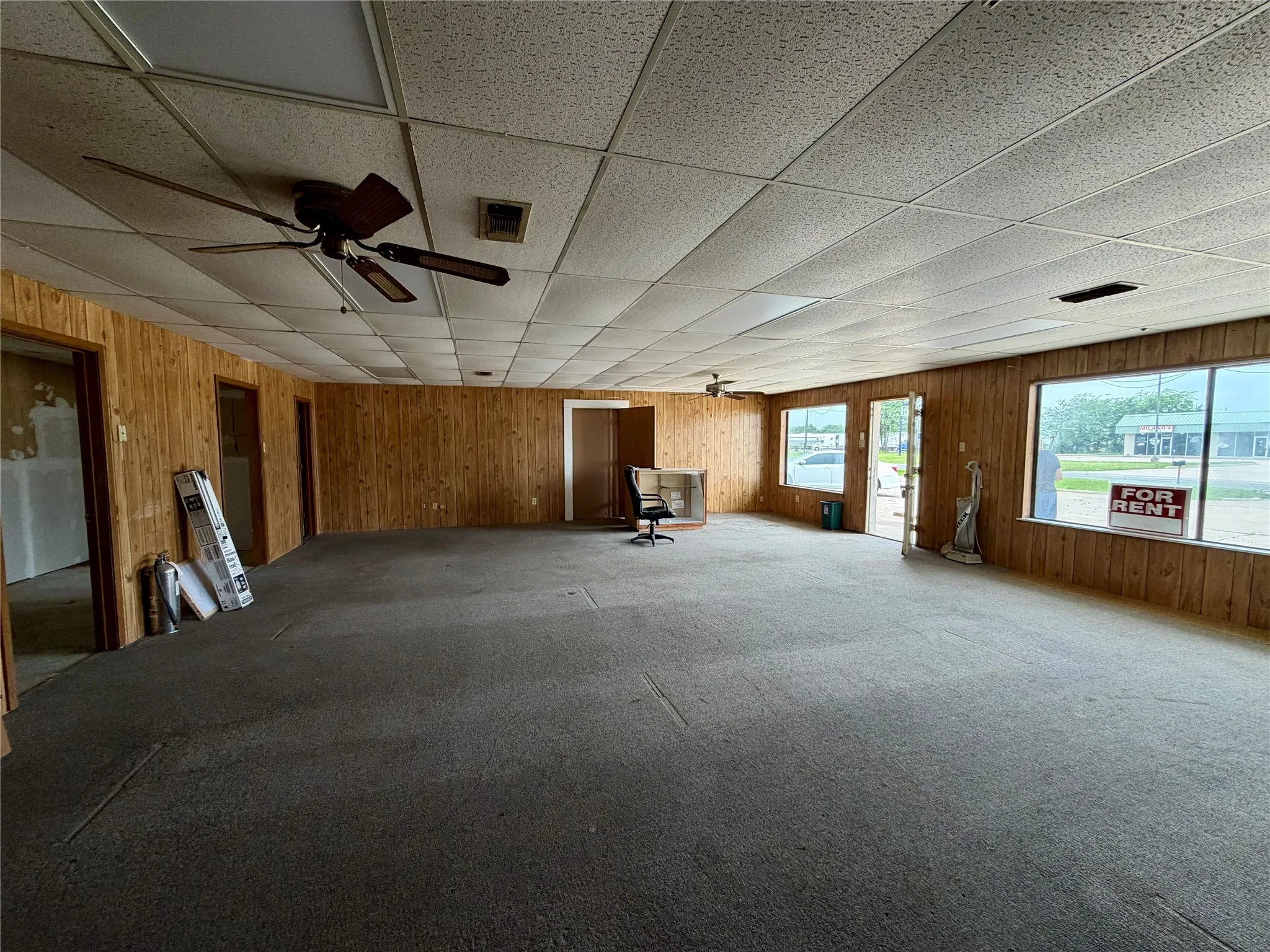 Retail For Rent in Henderson County , 430 S Seven Points Drive B, Seven Points, Texas 75143, 0, 0, Garage spaces, 0 Sqft, built in 1987, mls#21298993, Real Estate Agent in Seven Points, Homes For Rent in Henderson county, Homes For Rent in Seven Points, Realtor in Seven Points Texas, Real Estate Brokerage Independent Realty Texas, Luminita Cordes Realtor