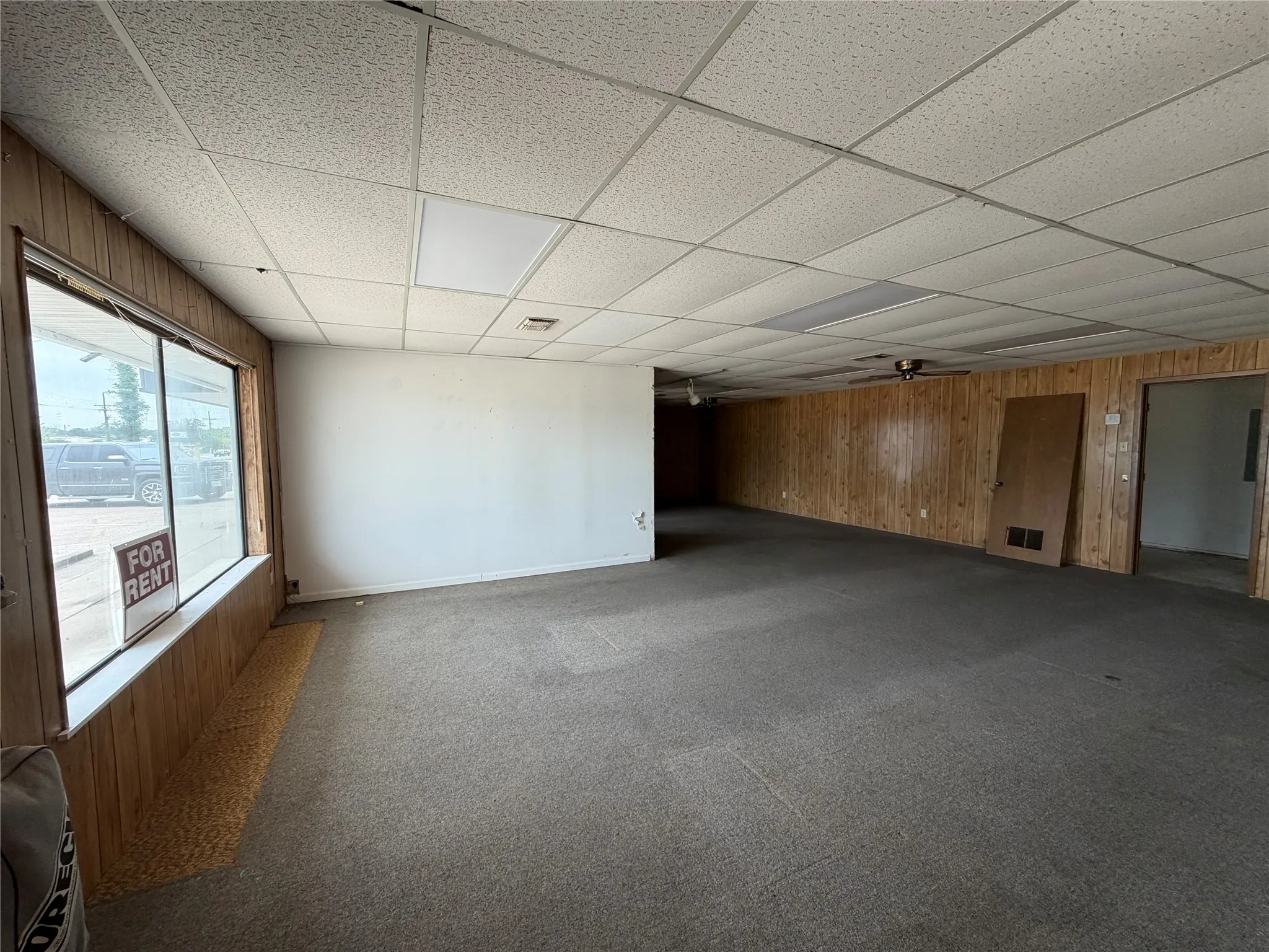 Retail For Rent in Henderson County , 430 S Seven Points Drive B, Seven Points, Texas 75143, 0, 0, Garage spaces, 0 Sqft, built in 1987, mls#21298993, Real Estate Agent in Seven Points, Homes For Rent in Henderson county, Homes For Rent in Seven Points, Realtor in Seven Points Texas, Real Estate Brokerage Independent Realty Texas, Luminita Cordes Realtor