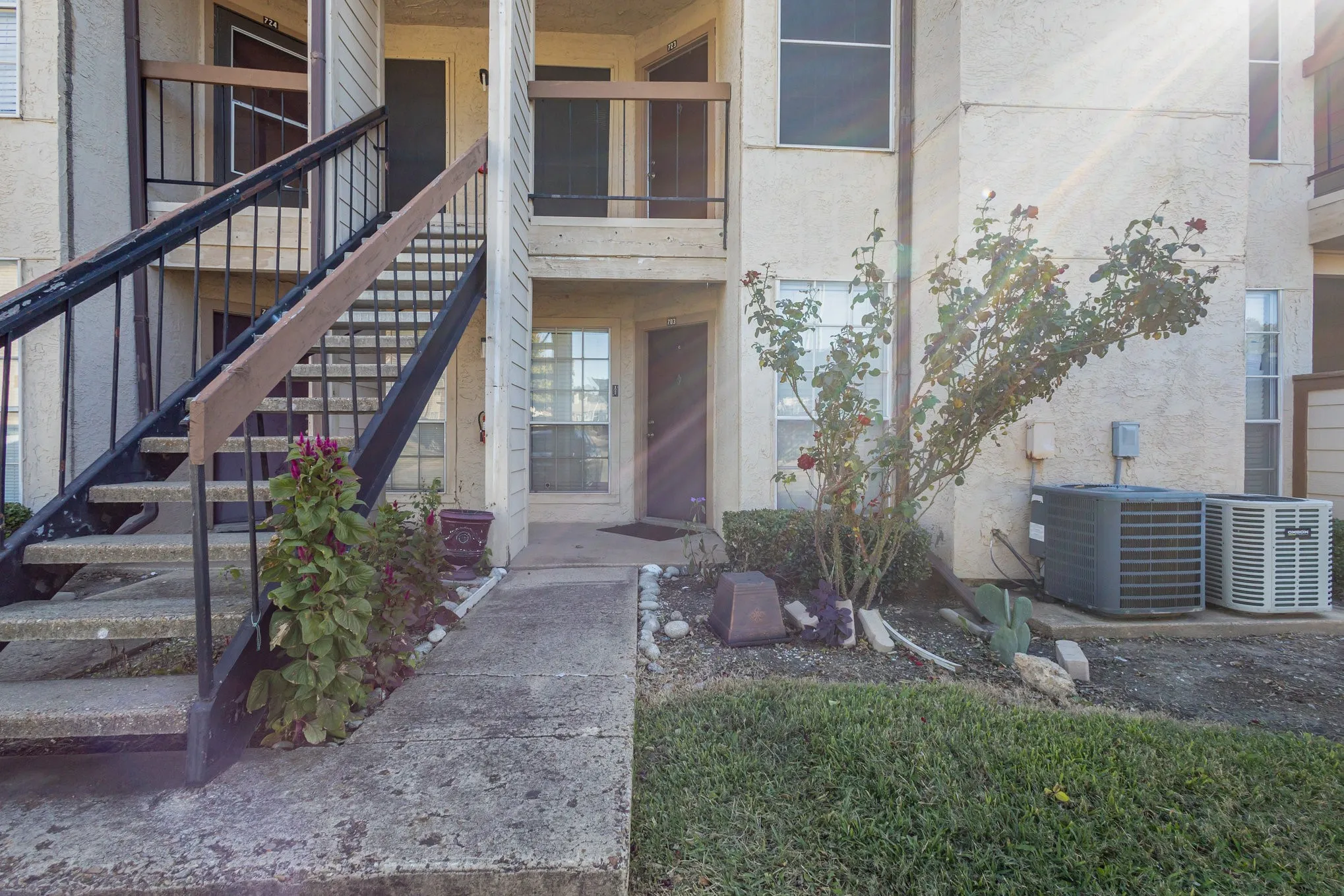 Condominium For Sale in Dallas County , 12480 Abrams Road 723, Dallas, Texas 75243, 1 Bedroom, 1 Bathroom, Garage spaces, 729 Sqft, built in 1982, mls#21298436, Real Estate Agent in Dallas, Homes For Sale in Dallas county, Homes For Sale in Dallas, Realtor in Dallas Texas, Real Estate Brokerage Independent Realty Texas, Luminita Cordes Realtor