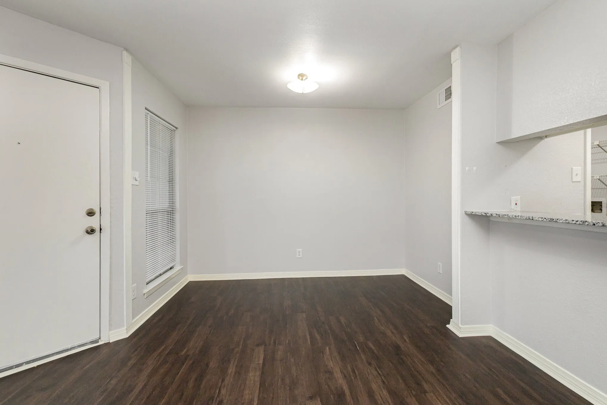 Condominium For Sale in Dallas County , 12480 Abrams Road 723, Dallas, Texas 75243, 1 Bedroom, 1 Bathroom, Garage spaces, 729 Sqft, built in 1982, mls#21298436, Real Estate Agent in Dallas, Homes For Sale in Dallas county, Homes For Sale in Dallas, Realtor in Dallas Texas, Real Estate Brokerage Independent Realty Texas, Luminita Cordes Realtor