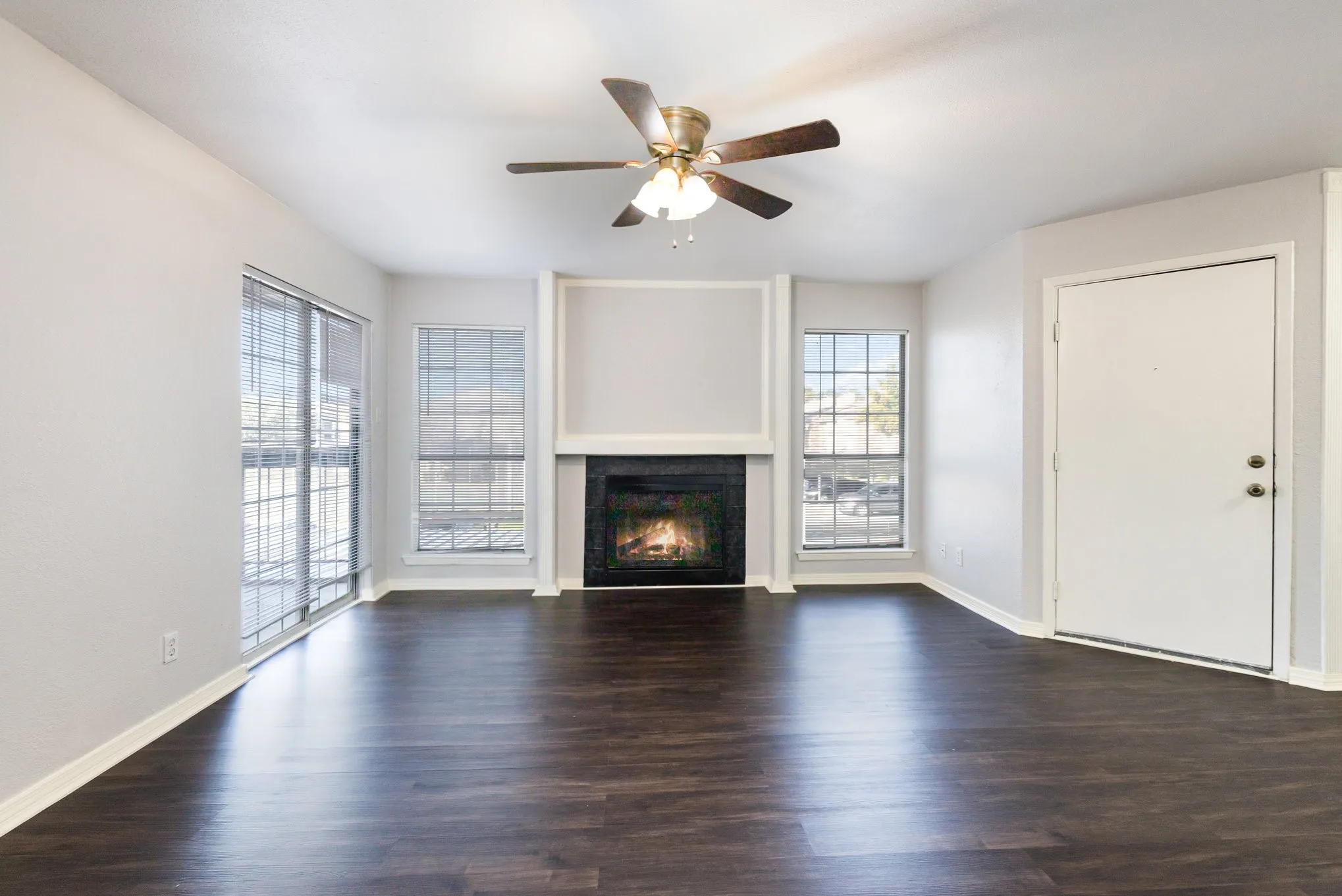 Condominium For Sale in Dallas County , 12480 Abrams Road 723, Dallas, Texas 75243, 1 Bedroom, 1 Bathroom, Garage spaces, 729 Sqft, built in 1982, mls#21298436, Real Estate Agent in Dallas, Homes For Sale in Dallas county, Homes For Sale in Dallas, Realtor in Dallas Texas, Real Estate Brokerage Independent Realty Texas, Luminita Cordes Realtor