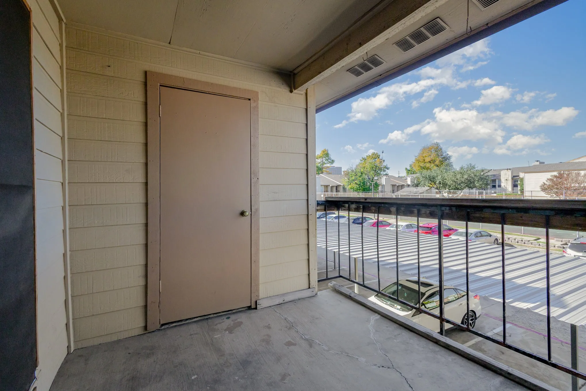 Condominium For Sale in Dallas County , 12480 Abrams Road 723, Dallas, Texas 75243, 1 Bedroom, 1 Bathroom, Garage spaces, 729 Sqft, built in 1982, mls#21298436, Real Estate Agent in Dallas, Homes For Sale in Dallas county, Homes For Sale in Dallas, Realtor in Dallas Texas, Real Estate Brokerage Independent Realty Texas, Luminita Cordes Realtor