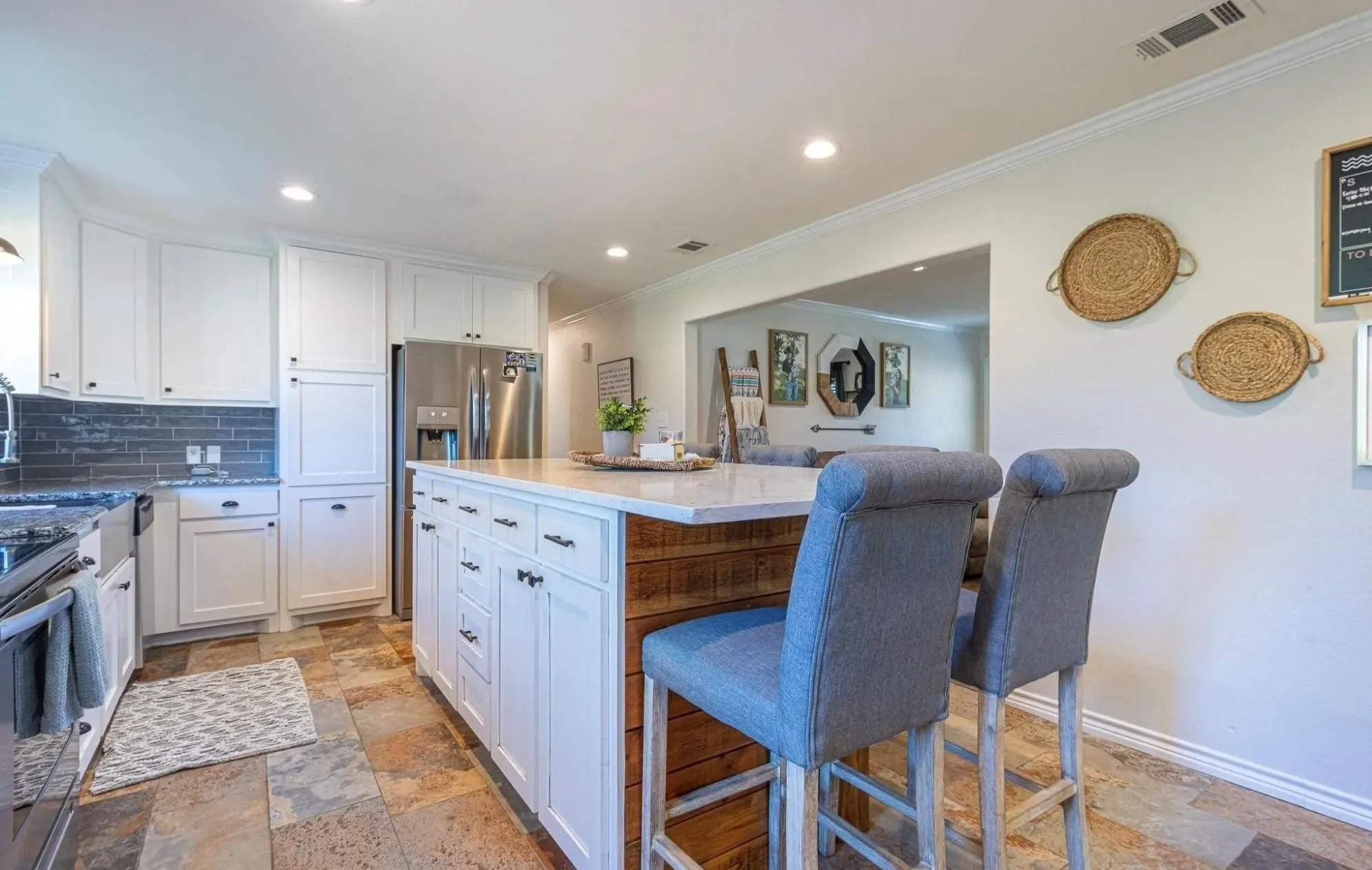 Single Family Residence For Rent in Henderson County , 12817 US Highway 175 E, Larue, Texas 75770, 4 Bedroom, 2 Bathroom, Garage spaces, 2,044 Sqft, built in 1981, mls#21299002, Real Estate Agent in Larue, Homes For Rent in Henderson county, Homes For Rent in Larue, Realtor in Larue Texas, Real Estate Brokerage Independent Realty Texas, Luminita Cordes Realtor