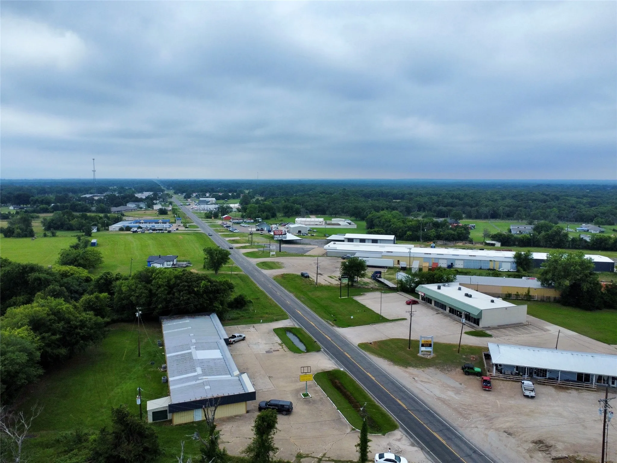 Retail For Rent in Henderson County , 430 S Seven Points Drive C, Seven Points, Texas 75143, 0, 0, Garage spaces, 0 Sqft, built in 1987, Price $525, mls#21299000, Real Estate Agent in Seven Points, Homes For Rent in Henderson county, Homes For Rent in Seven Points, Realtor in Seven Points Texas, Real Estate Brokerage Independent Realty Texas, Luminita Cordes Realtor