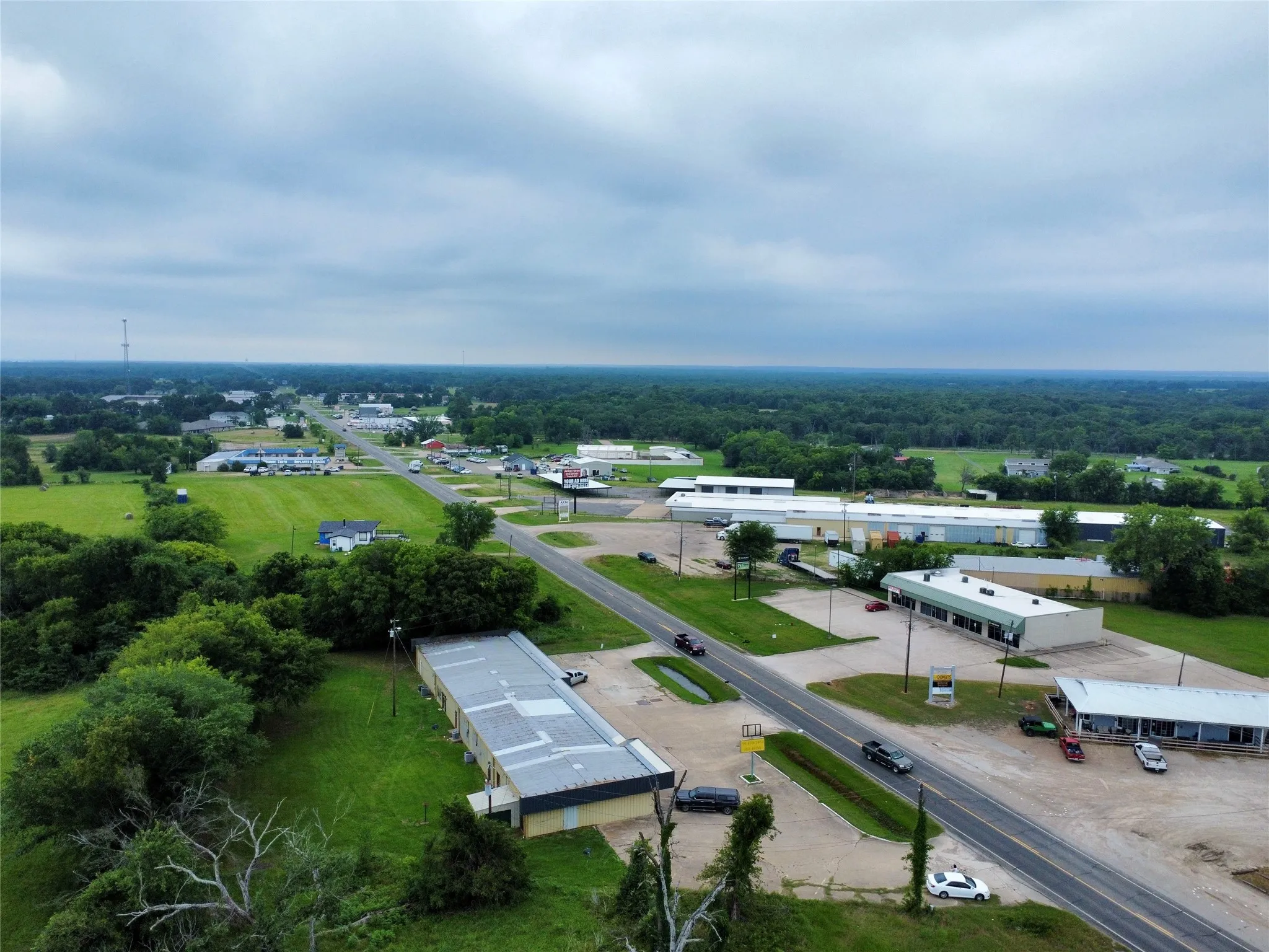 Retail For Rent in Henderson County , 430 S Seven Points Drive C, Seven Points, Texas 75143, 0, 0, Garage spaces, 0 Sqft, built in 1987, Price $525, mls#21299000, Real Estate Agent in Seven Points, Homes For Rent in Henderson county, Homes For Rent in Seven Points, Realtor in Seven Points Texas, Real Estate Brokerage Independent Realty Texas, Luminita Cordes Realtor