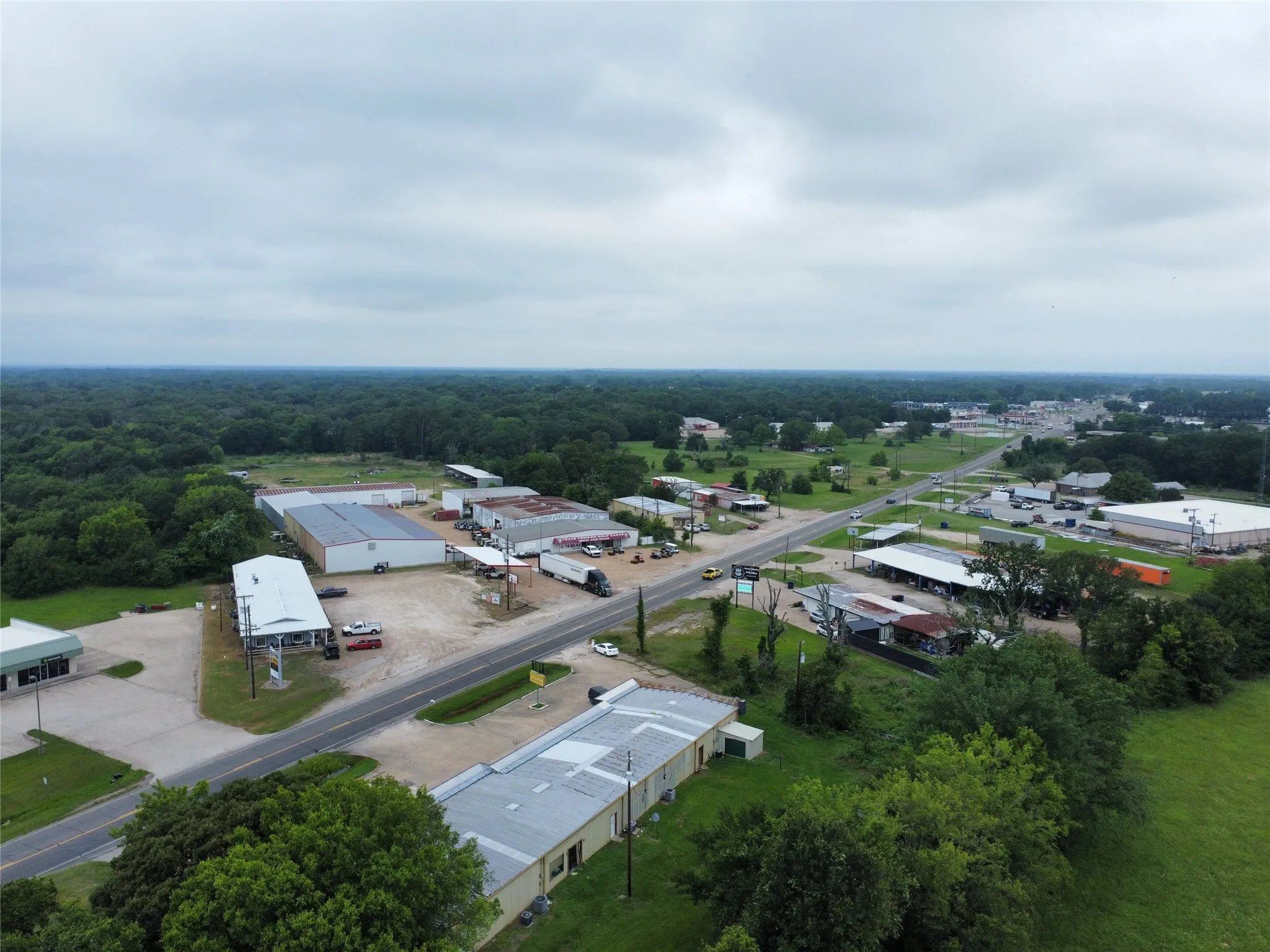 Retail For Rent in Henderson County , 430 S Seven Points Drive C, Seven Points, Texas 75143, 0, 0, Garage spaces, 0 Sqft, built in 1987, Price $525, mls#21299000, Real Estate Agent in Seven Points, Homes For Rent in Henderson county, Homes For Rent in Seven Points, Realtor in Seven Points Texas, Real Estate Brokerage Independent Realty Texas, Luminita Cordes Realtor
