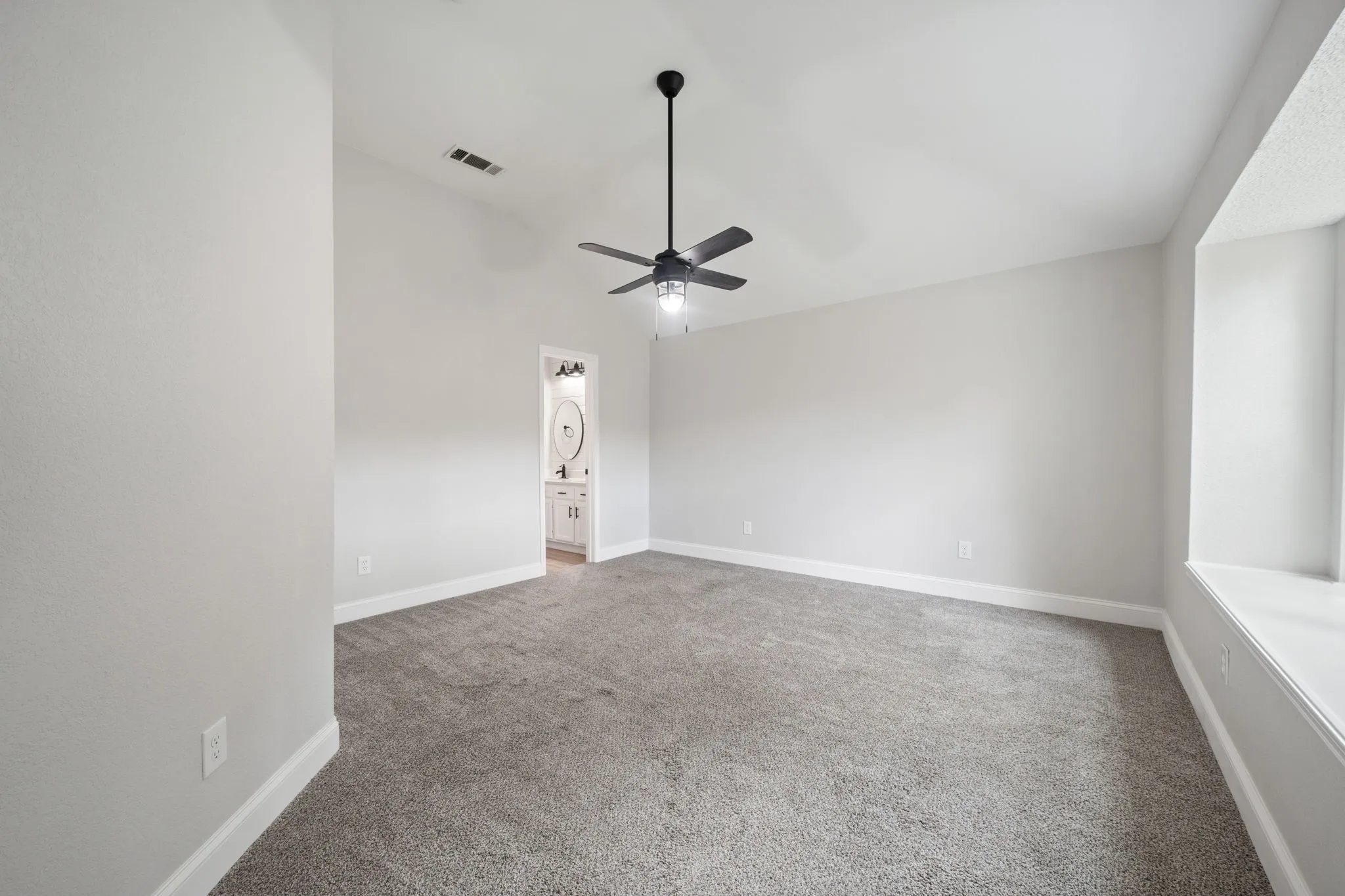Single Family Residence For Sale in Tarrant County , 310 Valley Spring Drive, Arlington, Texas 76018, 3 Bedroom, 2 Bathroom, 2 Garage spaces, 1,448 Sqft, built in 1985, mls#21296374, Real Estate Agent in Arlington, Homes For Sale in Tarrant county, Homes For Sale in Arlington, Realtor in Arlington Texas, Real Estate Brokerage Independent Realty Texas, Luminita Cordes Realtor