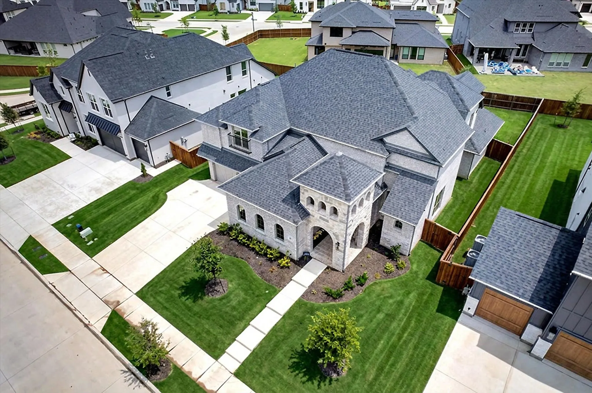 Single Family Residence For Sale in Collin County , 1005 Kelley Lane, Celina, Texas 75009, 5 Bedroom, 6 Bathroom, 3 Garage spaces, 4,858 Sqft, built in 2024, mls#21232793, Real Estate Agent in Celina, Homes For Sale in Collin county, Homes For Sale in Celina, Realtor in Celina Texas, Real Estate Brokerage Independent Realty Texas, Luminita Cordes Realtor