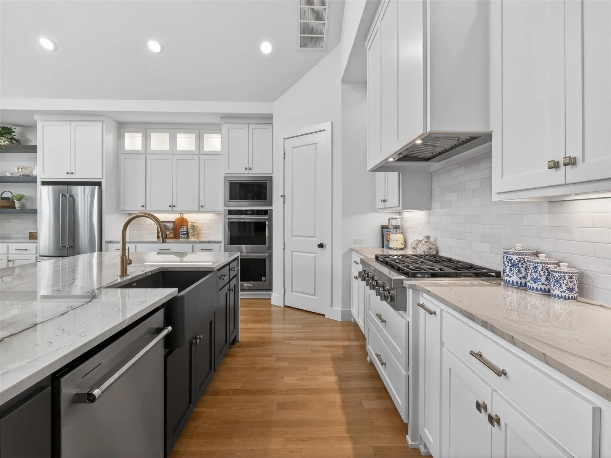 Single Family Residence For Sale in Collin County , 1005 Kelley Lane, Celina, Texas 75009, 5 Bedroom, 6 Bathroom, 3 Garage spaces, 4,858 Sqft, built in 2024, mls#21232793, Real Estate Agent in Celina, Homes For Sale in Collin county, Homes For Sale in Celina, Realtor in Celina Texas, Real Estate Brokerage Independent Realty Texas, Luminita Cordes Realtor