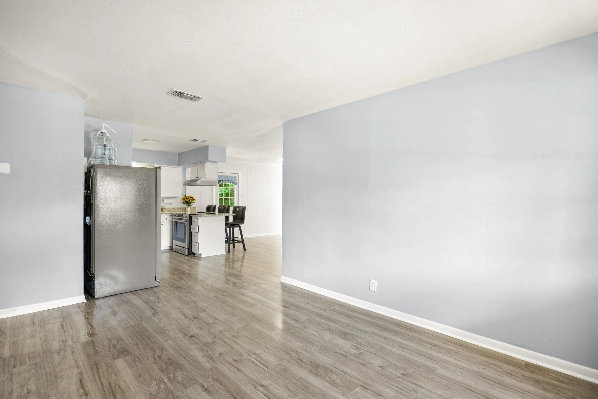 Single Family Residence For Sale in Tarrant County , 401 Langley Avenue, Everman, Texas 76140, 3 Bedroom, 2 Bathroom, 2 Garage spaces, 1,248 Sqft, built in 1965, mls#21299029, Real Estate Agent in Everman, Homes For Sale in Tarrant county, Homes For Sale in Everman, Realtor in Everman Texas, Real Estate Brokerage Independent Realty Texas, Luminita Cordes Realtor