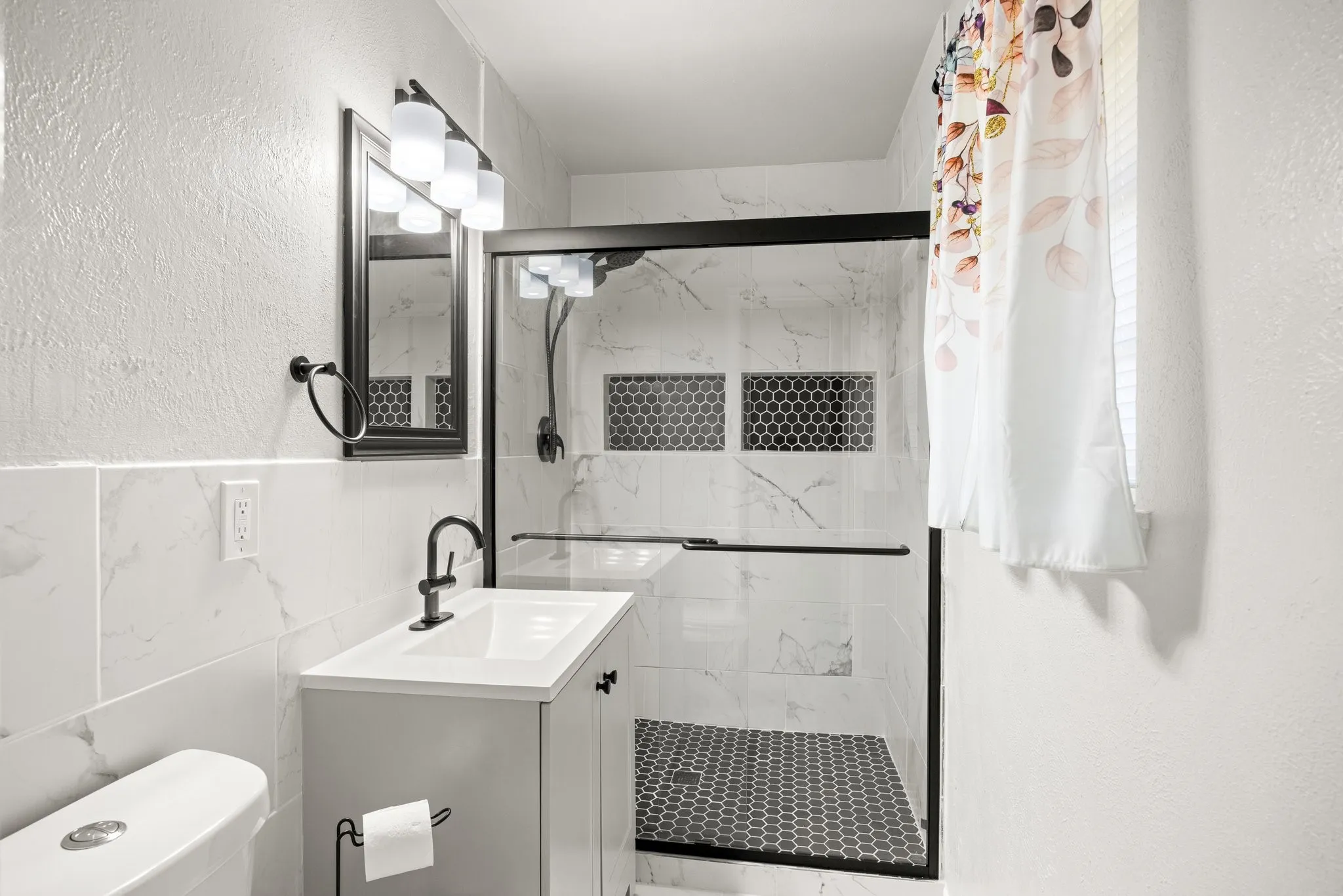 Single Family Residence For Sale in Tarrant County , 401 Langley Avenue, Everman, Texas 76140, 3 Bedroom, 2 Bathroom, 2 Garage spaces, 1,248 Sqft, built in 1965, mls#21299029, Real Estate Agent in Everman, Homes For Sale in Tarrant county, Homes For Sale in Everman, Realtor in Everman Texas, Real Estate Brokerage Independent Realty Texas, Luminita Cordes Realtor