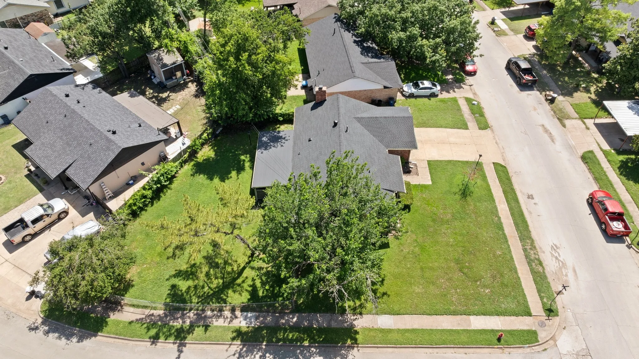 Single Family Residence For Sale in Tarrant County , 401 Langley Avenue, Everman, Texas 76140, 3 Bedroom, 2 Bathroom, 2 Garage spaces, 1,248 Sqft, built in 1965, mls#21299029, Real Estate Agent in Everman, Homes For Sale in Tarrant county, Homes For Sale in Everman, Realtor in Everman Texas, Real Estate Brokerage Independent Realty Texas, Luminita Cordes Realtor