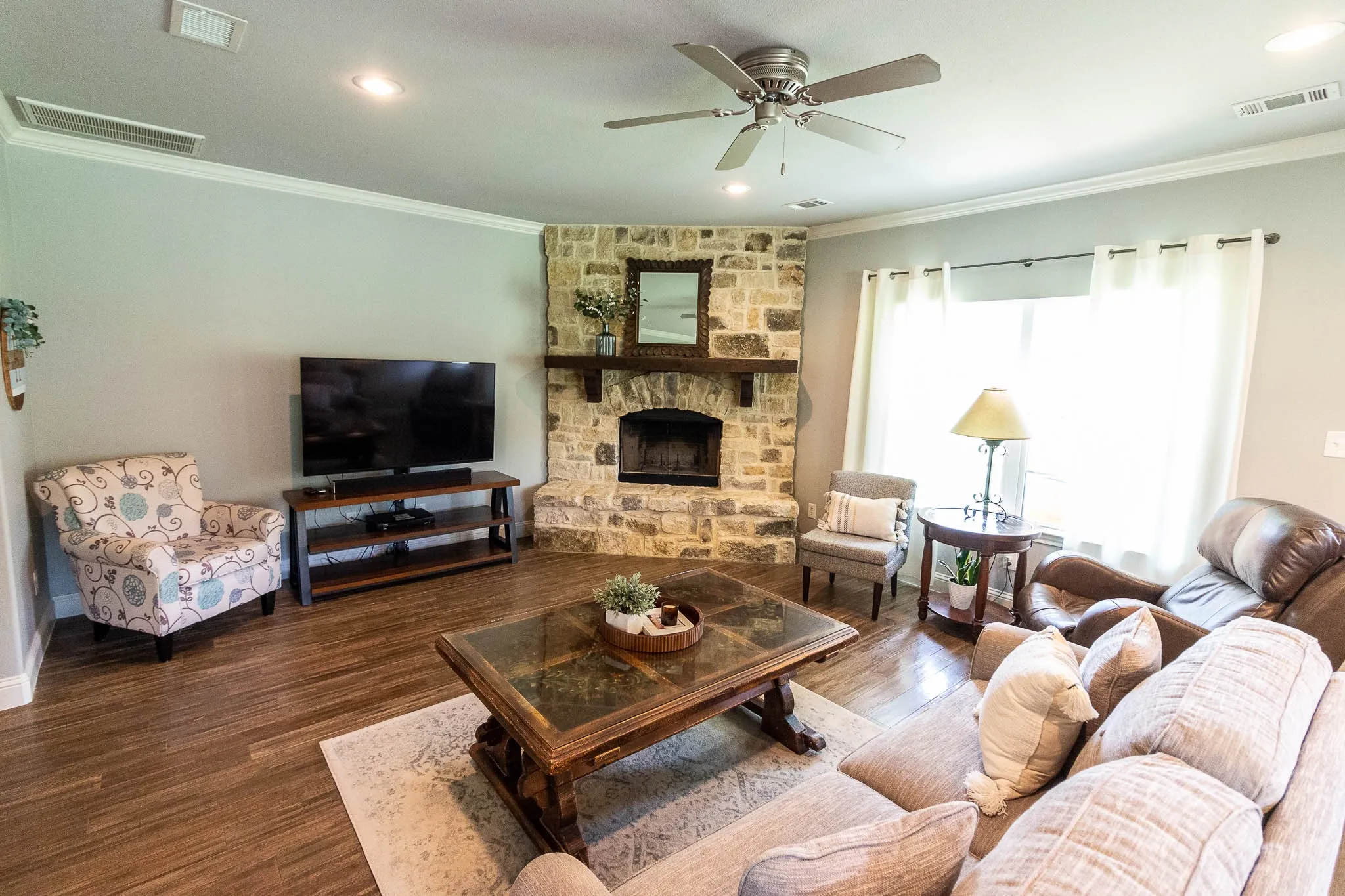 Single Family Residence For Sale in Kaufman County , 11171 Fm 3094, Scurry, Texas 75158, 3 Bedroom, 2 Bathroom, 2 Garage spaces, 1,621 Sqft, built in 2015, mls#21291520, Real Estate Agent in Scurry, Homes For Sale in Kaufman county, Homes For Sale in Scurry, Realtor in Scurry Texas, Real Estate Brokerage Independent Realty Texas, Luminita Cordes Realtor