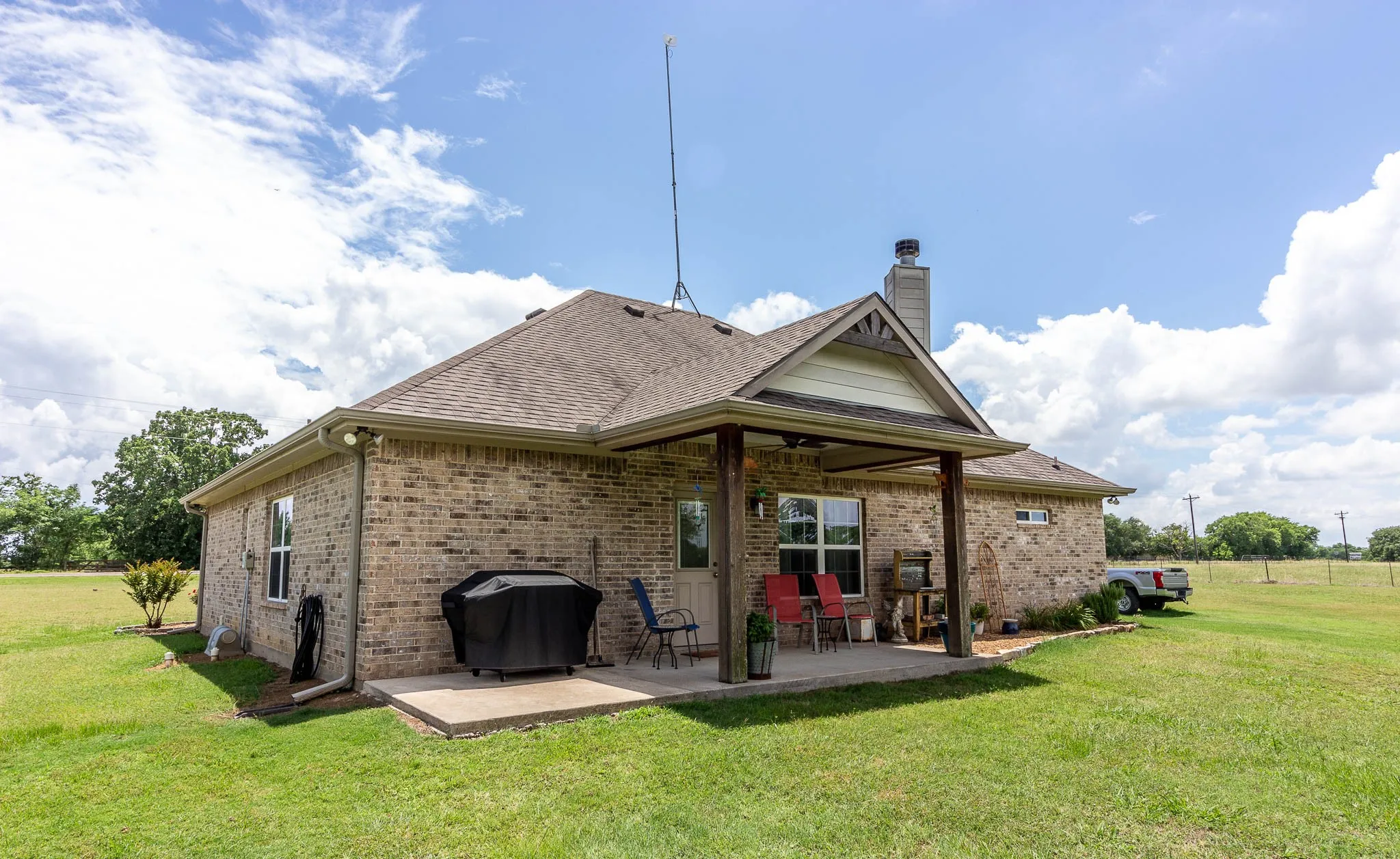Single Family Residence For Sale in Kaufman County , 11171 Fm 3094, Scurry, Texas 75158, 3 Bedroom, 2 Bathroom, 2 Garage spaces, 1,621 Sqft, built in 2015, mls#21291520, Real Estate Agent in Scurry, Homes For Sale in Kaufman county, Homes For Sale in Scurry, Realtor in Scurry Texas, Real Estate Brokerage Independent Realty Texas, Luminita Cordes Realtor